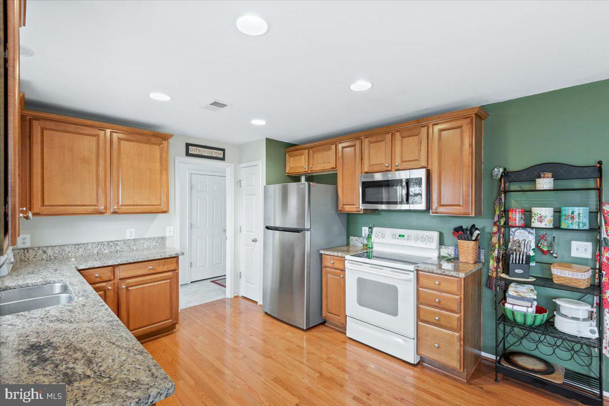 STRATFORD PLACE - Residential