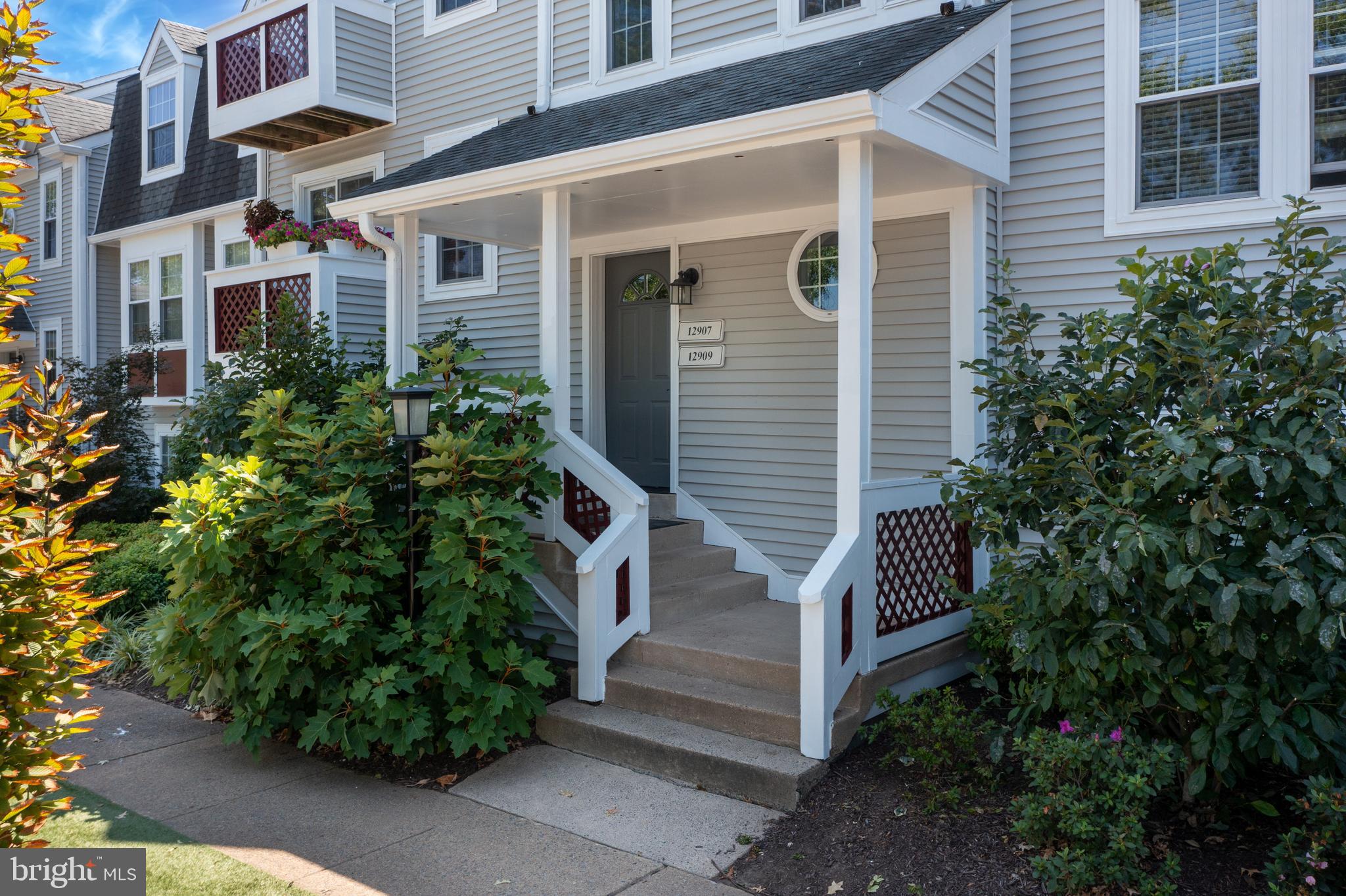 GRAYS POINTE - Residential