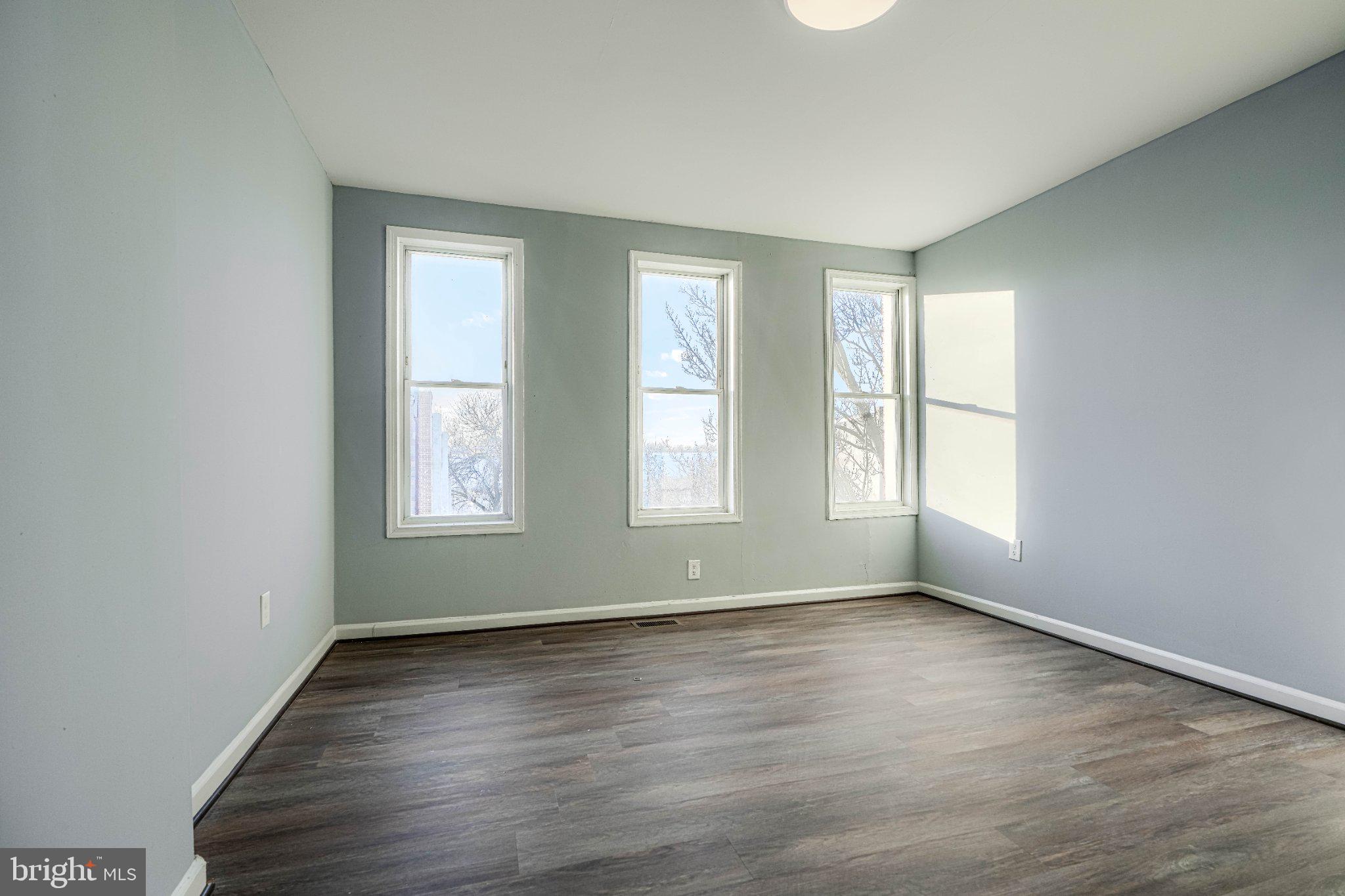SANDTOWN-WINCHESTER - Residential