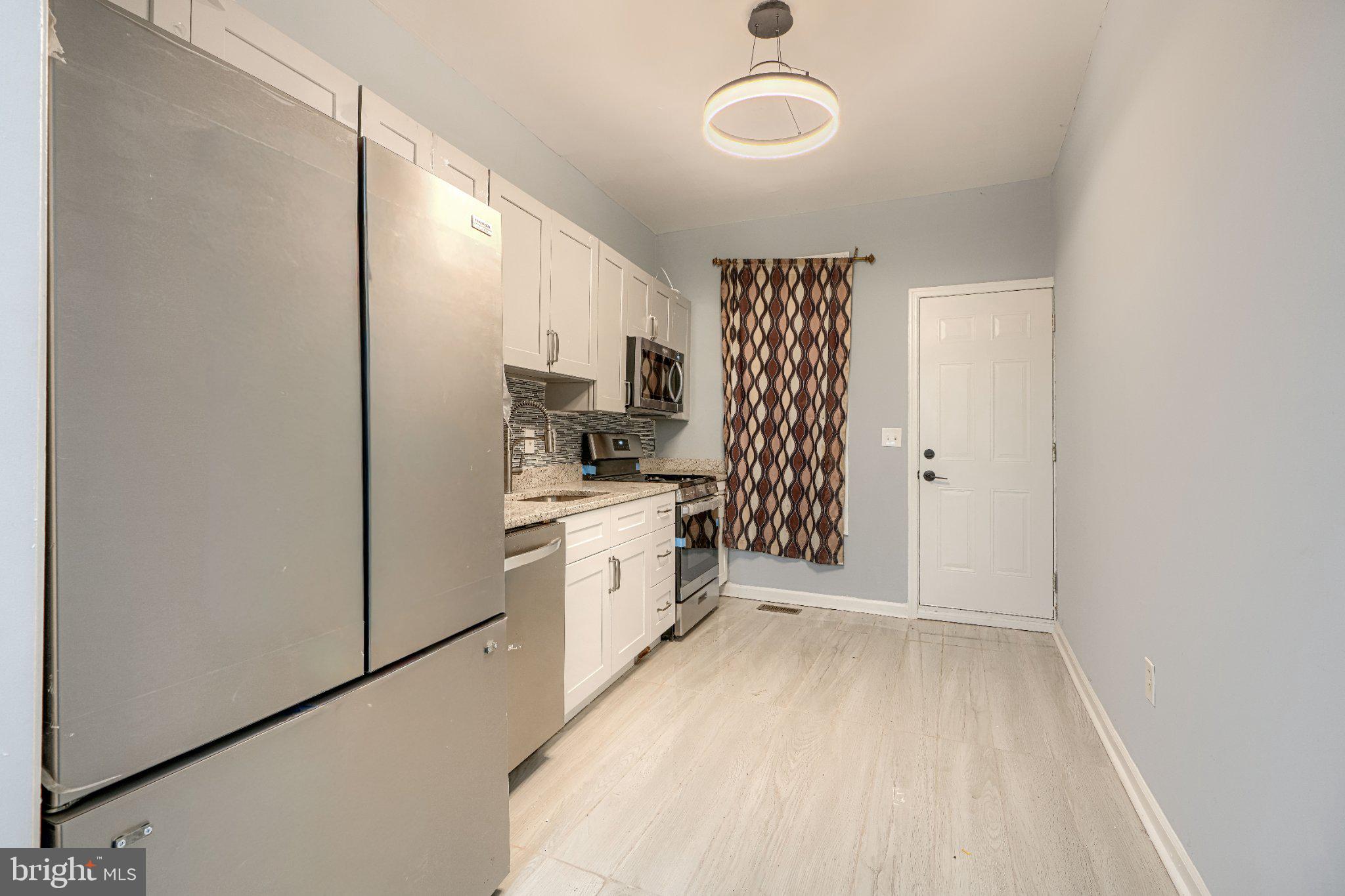 SANDTOWN-WINCHESTER - Residential