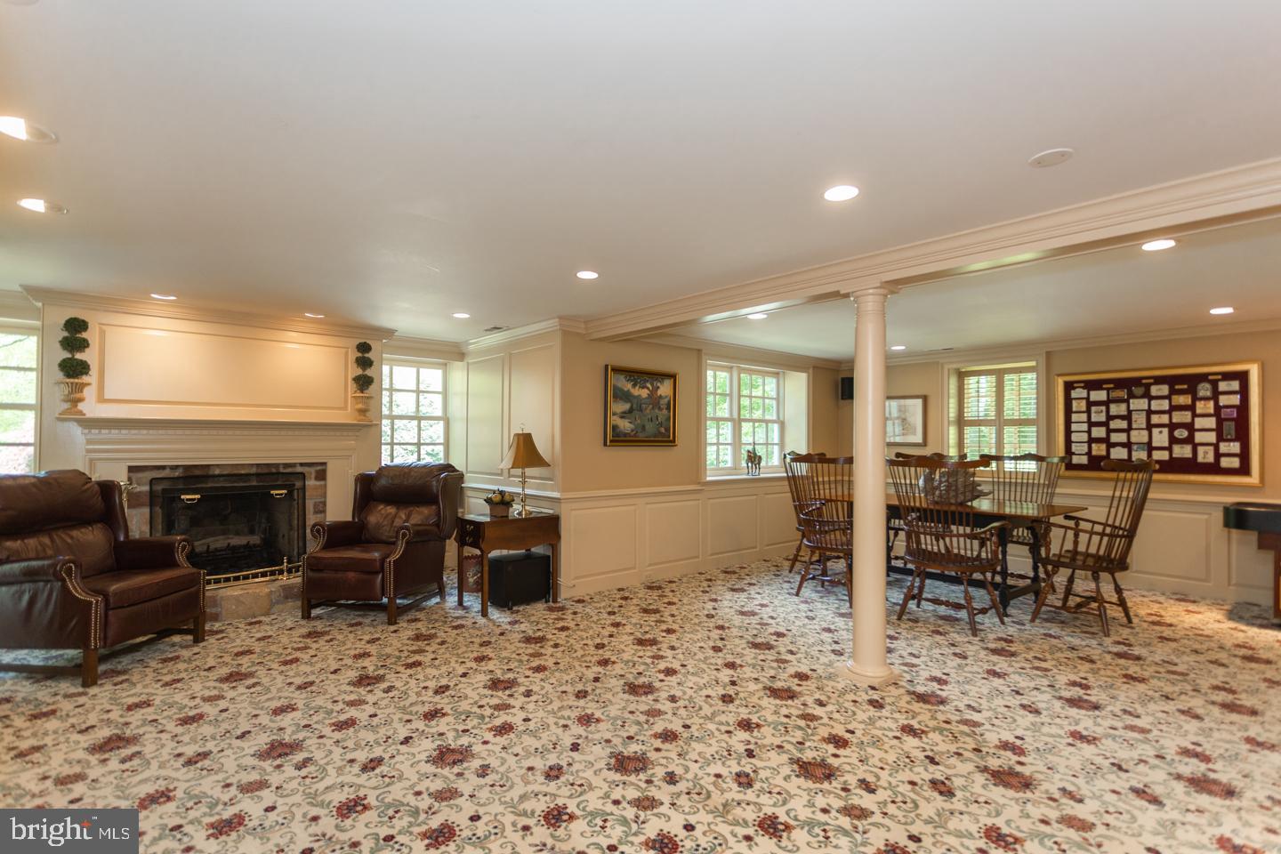 TIMBER KNOLL - Residential