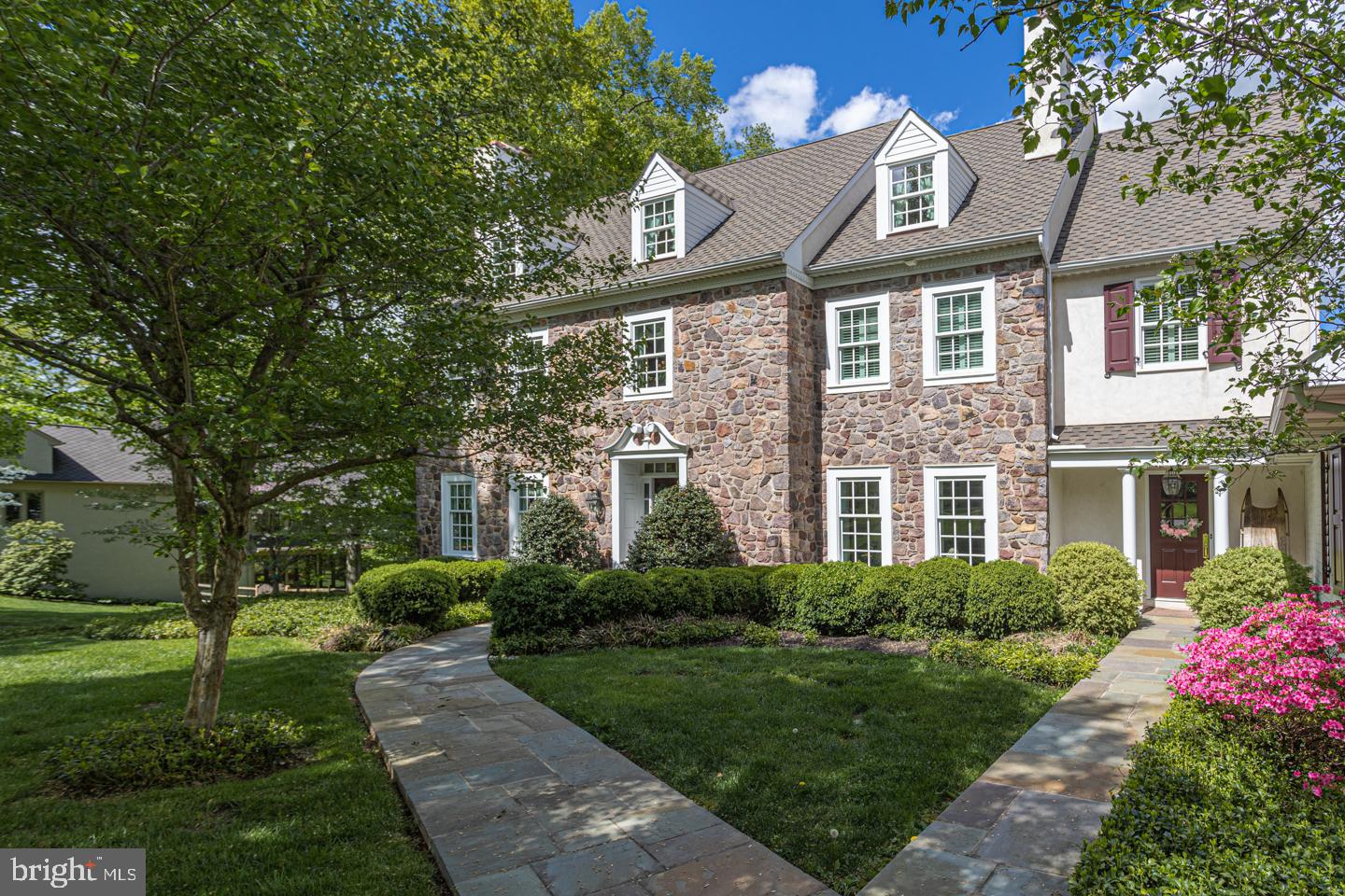 TIMBER KNOLL - Residential