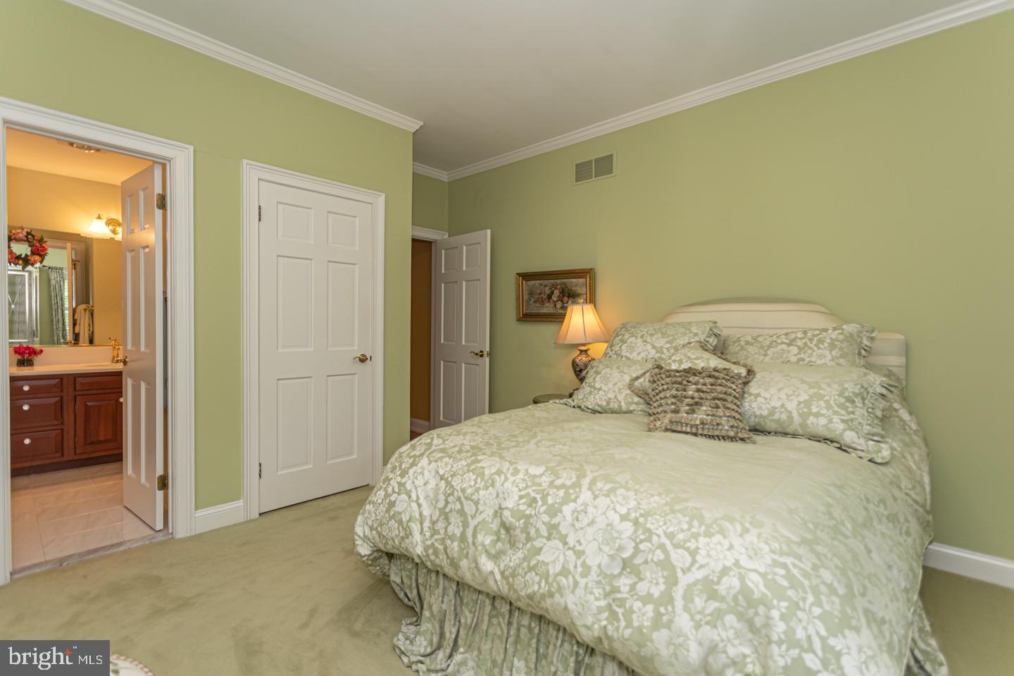 TIMBER KNOLL - Residential