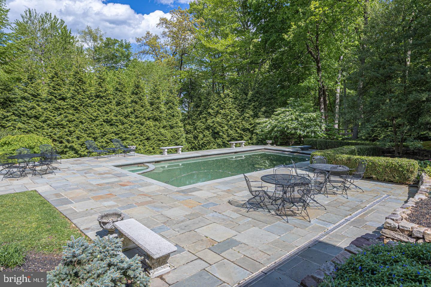 TIMBER KNOLL - Residential