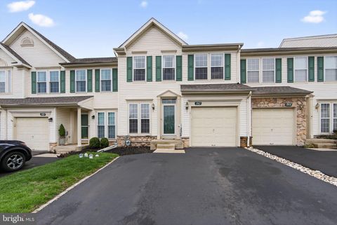 Photo of 162 Royer Dr, COLLEGEVILLE, PA 19426 (MLS # PAMC2171694)