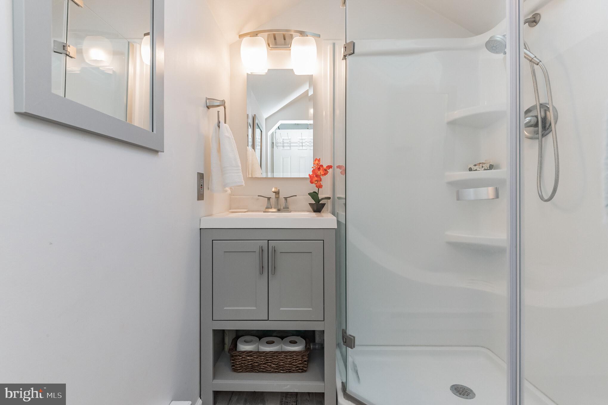 AVALON SHORES - Residential