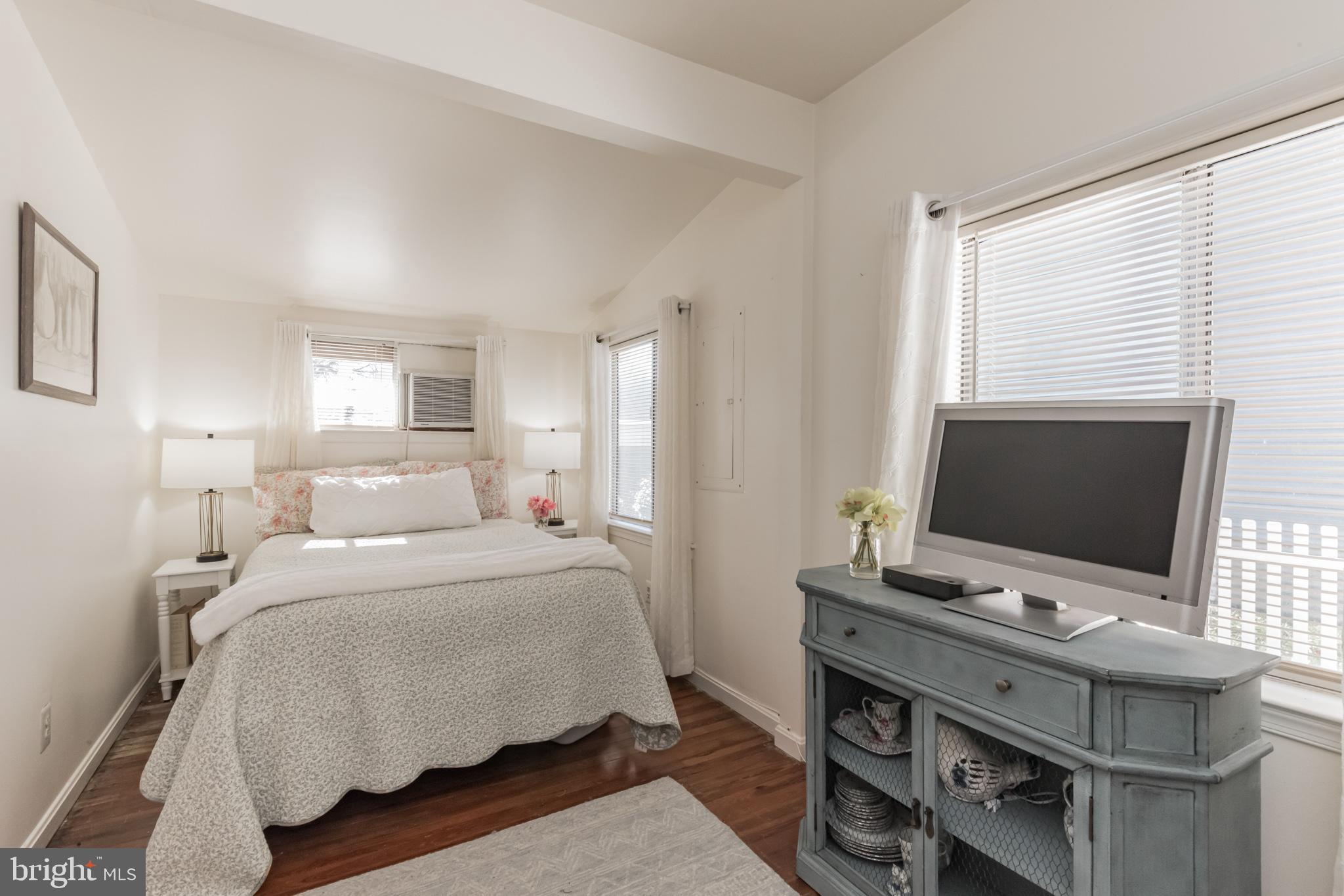 AVALON SHORES - Residential