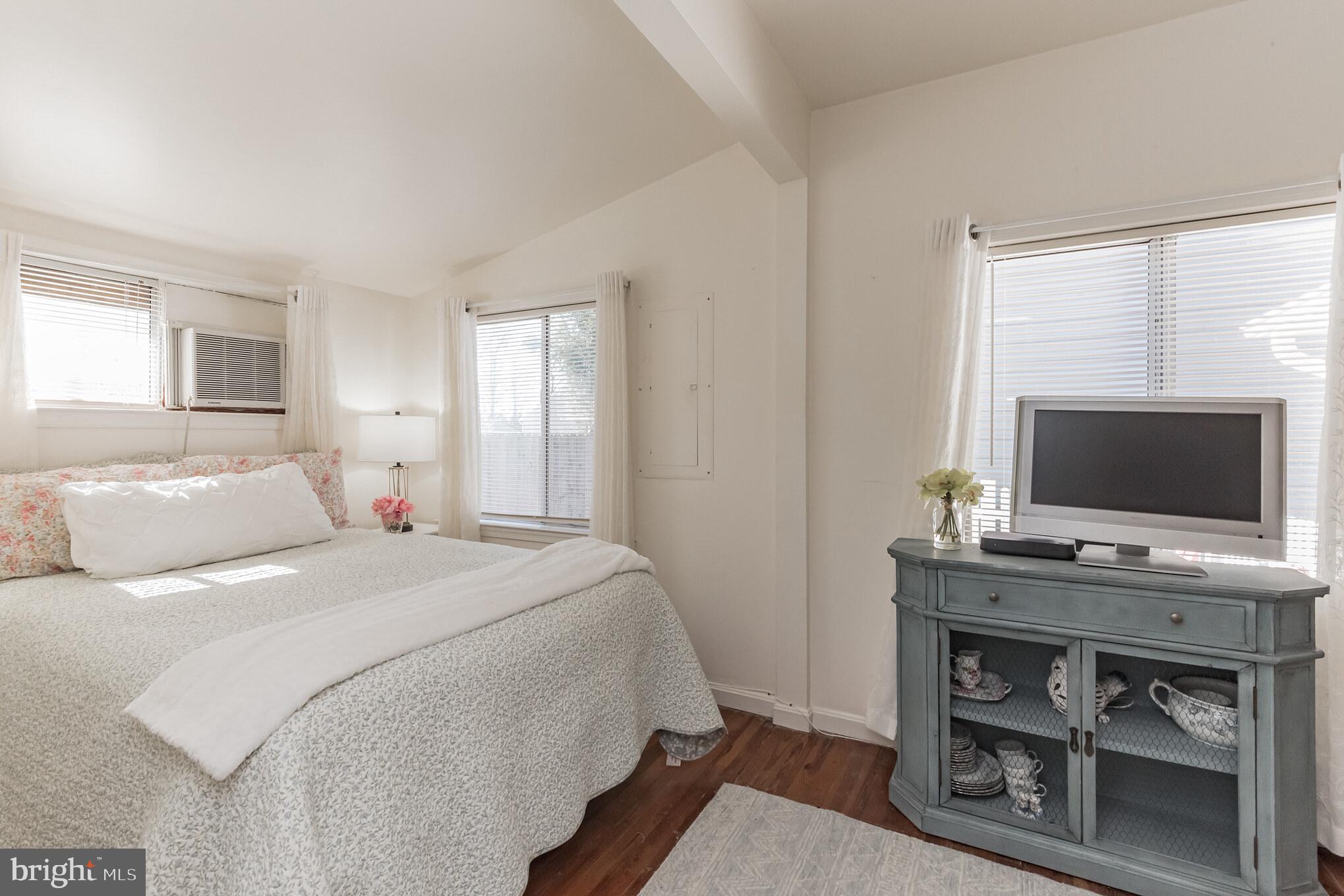 AVALON SHORES - Residential