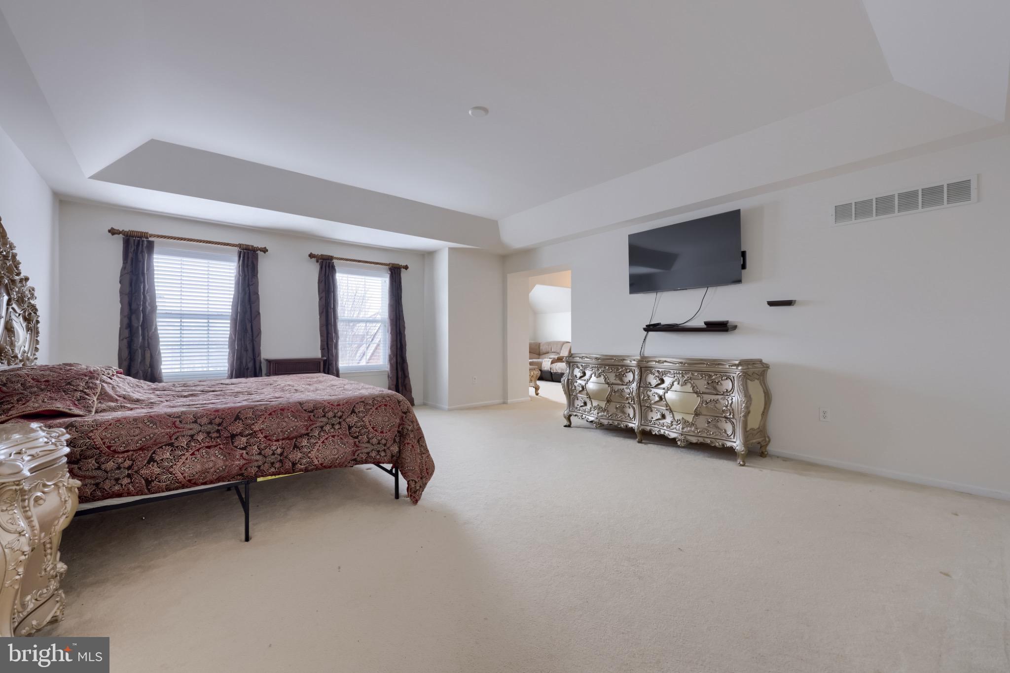 HIGH MEADOW - Residential