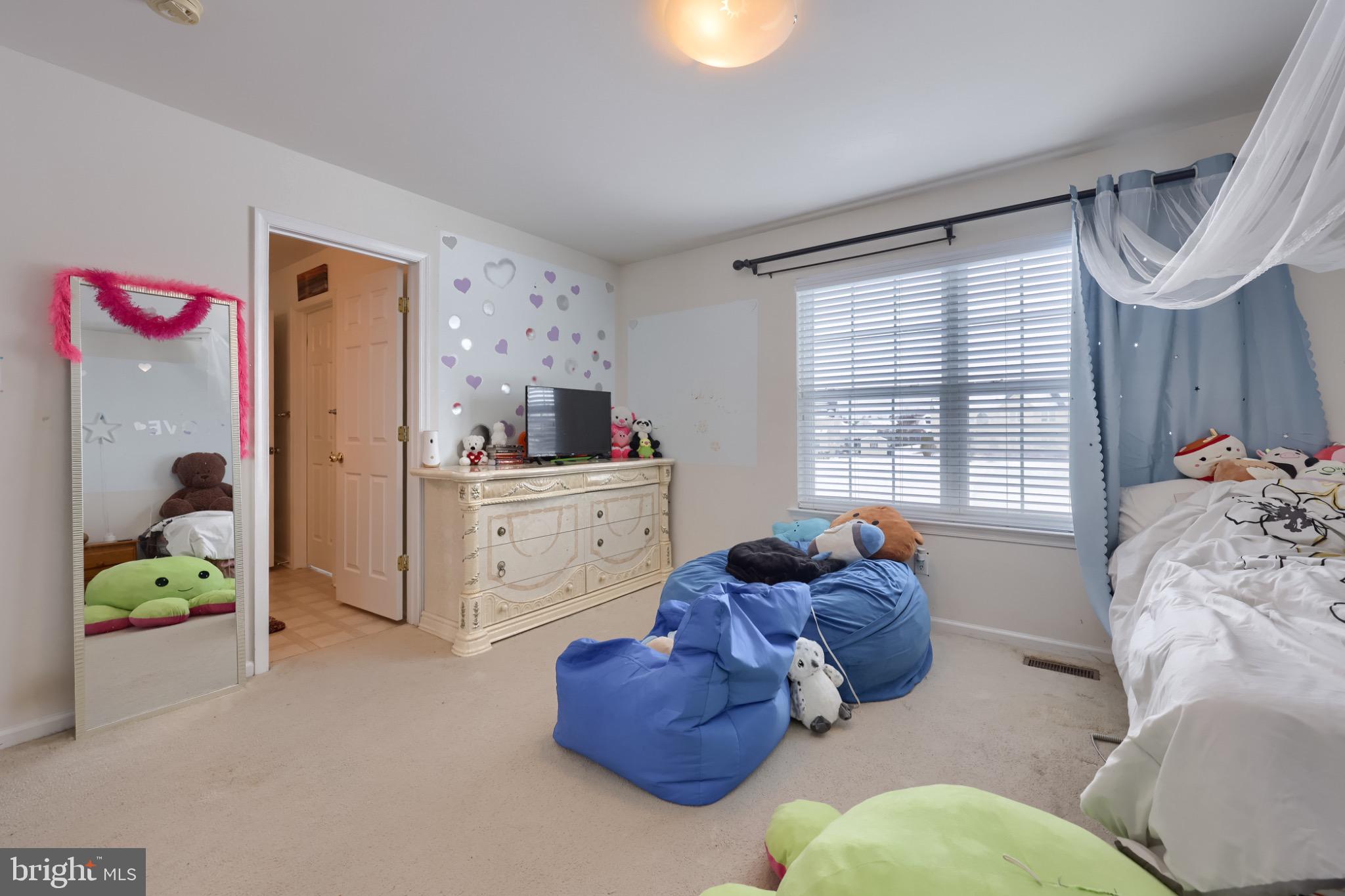 HIGH MEADOW - Residential