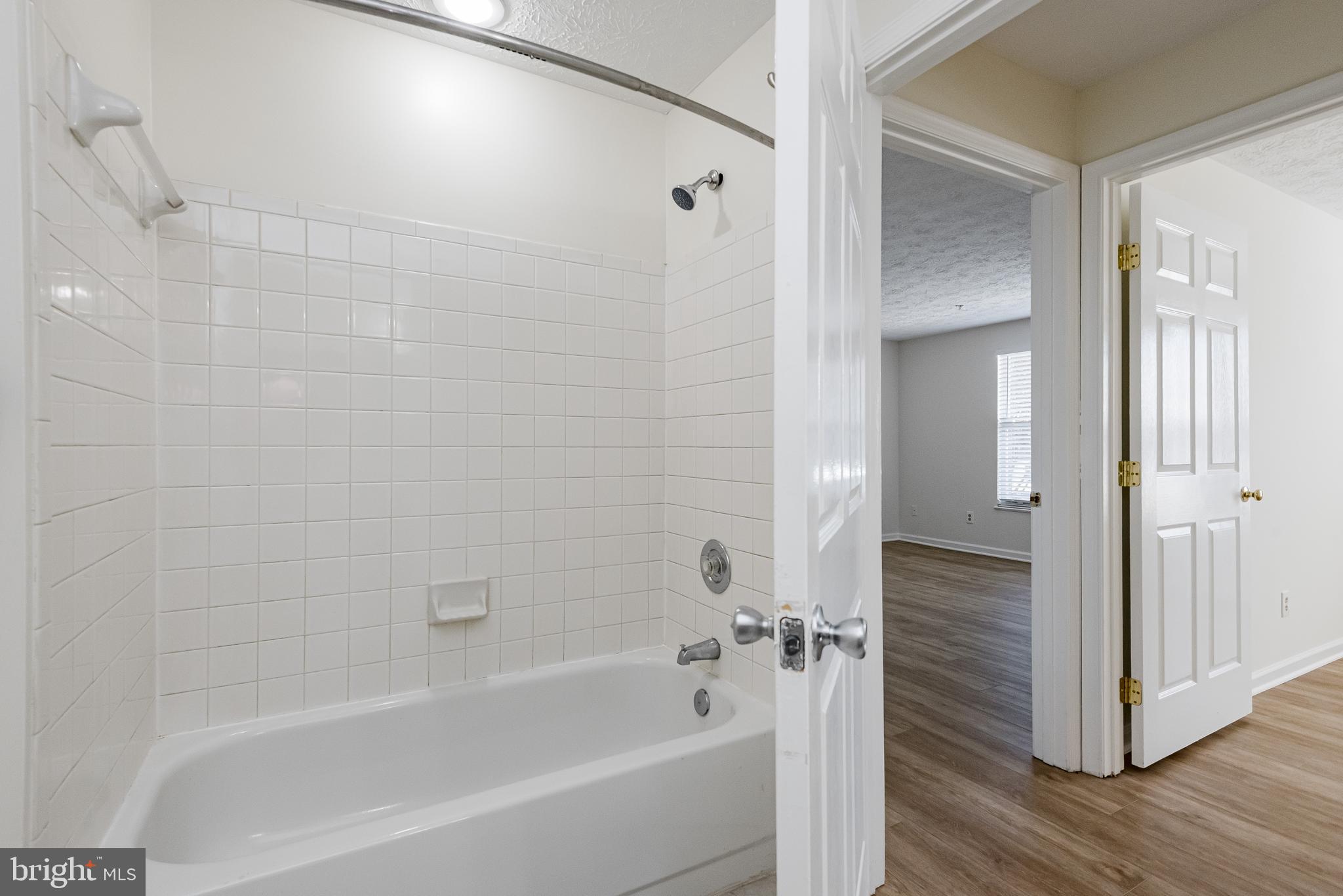 PINEY ORCHARD - Residential Lease