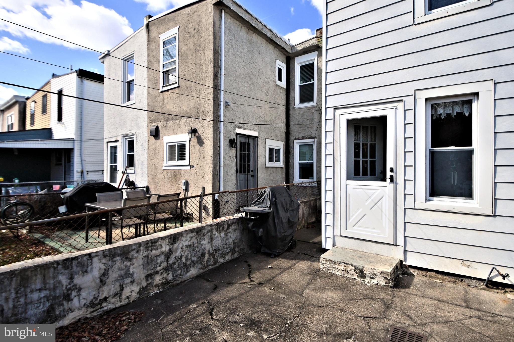 ROXBOROUGH - Residential