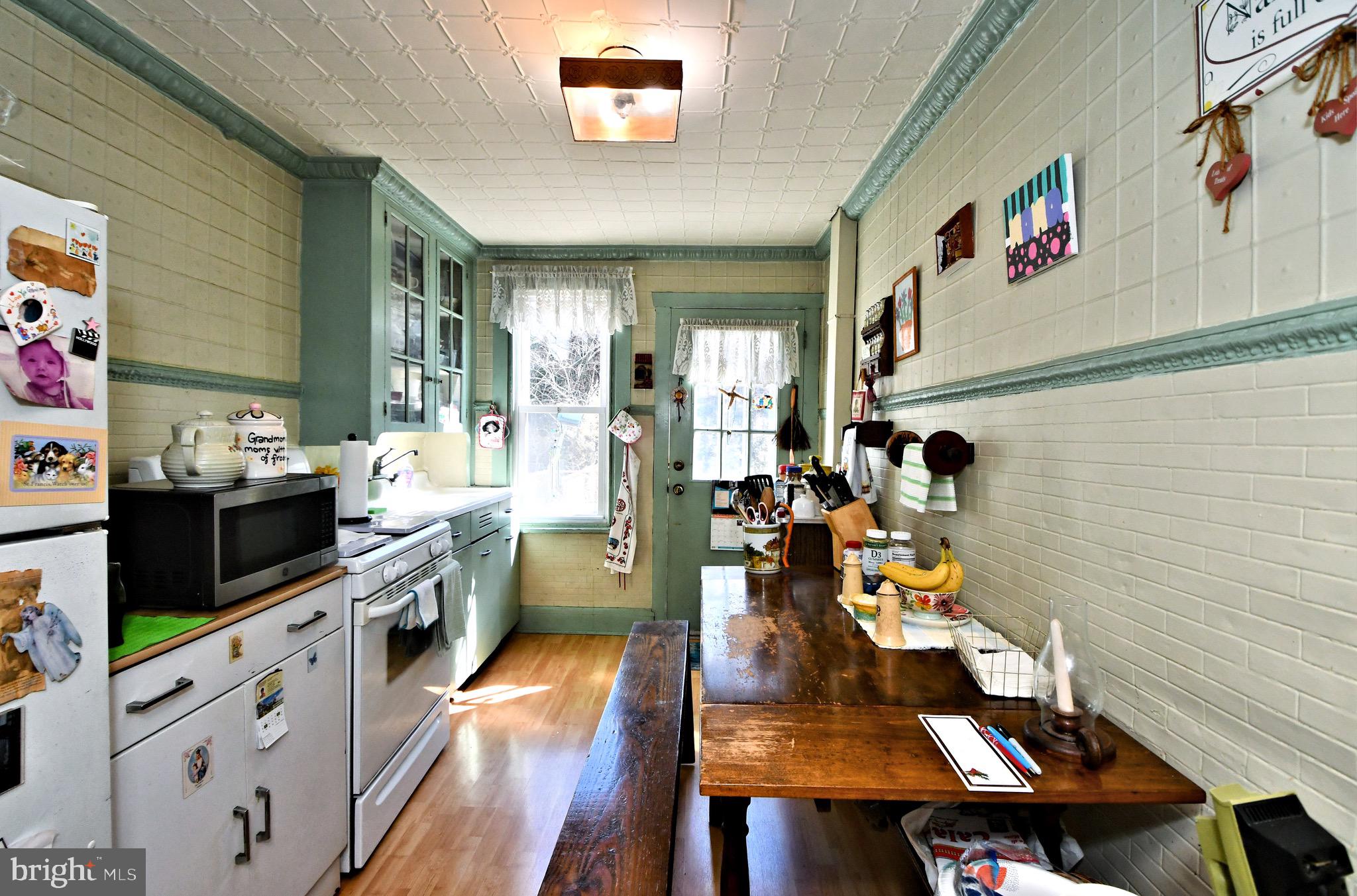 ROXBOROUGH - Residential