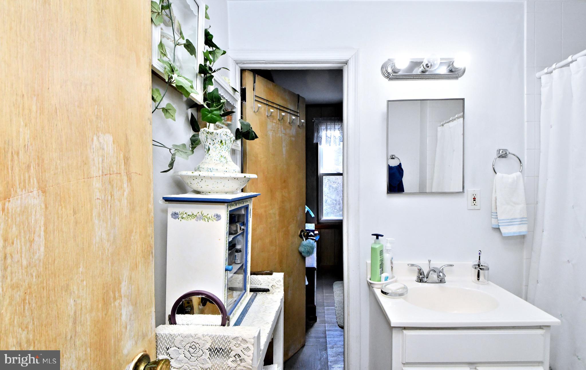 ROXBOROUGH - Residential