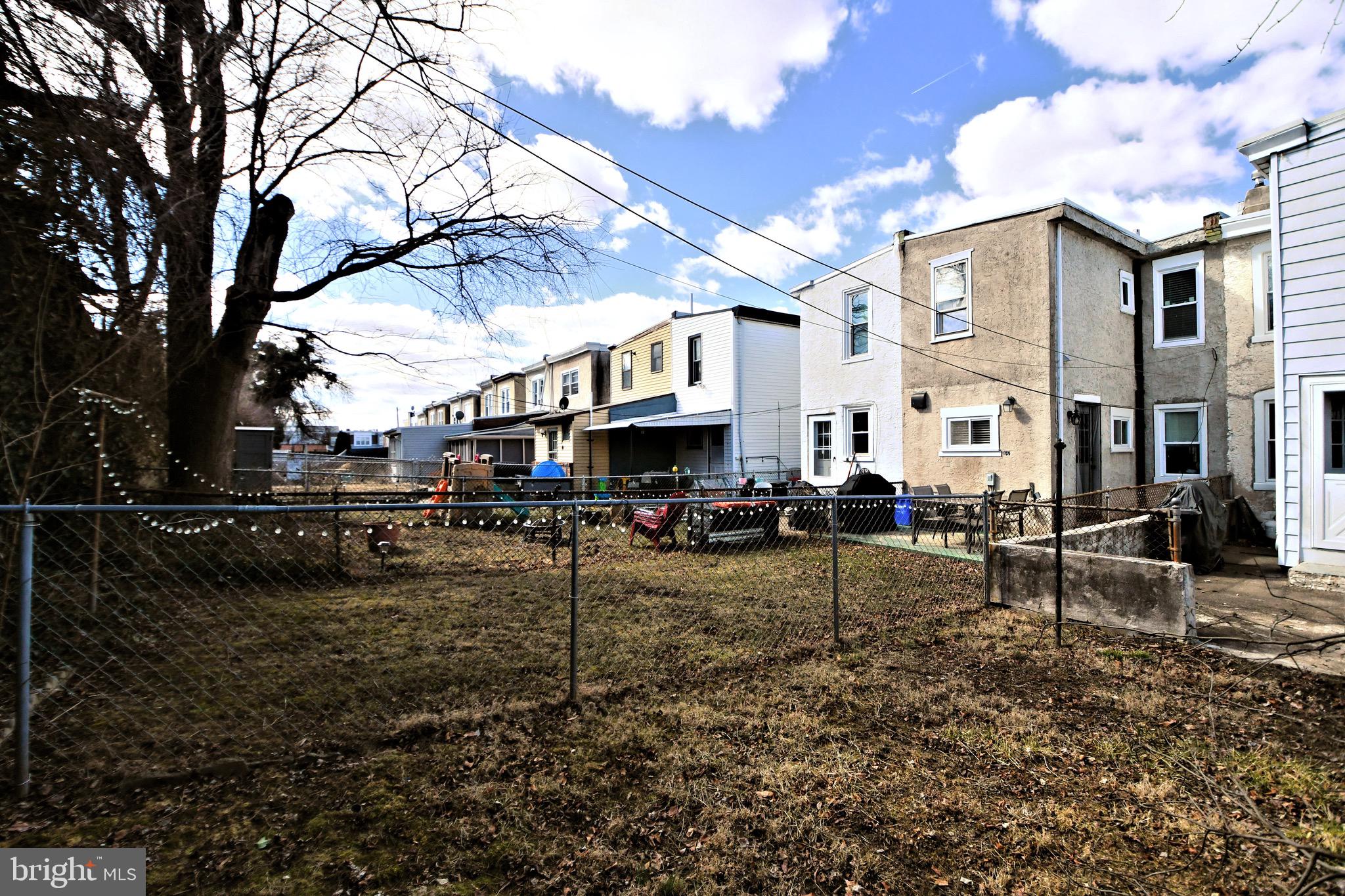 ROXBOROUGH - Residential