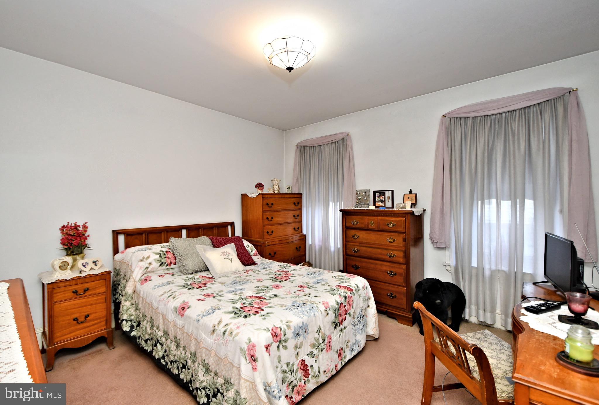 ROXBOROUGH - Residential
