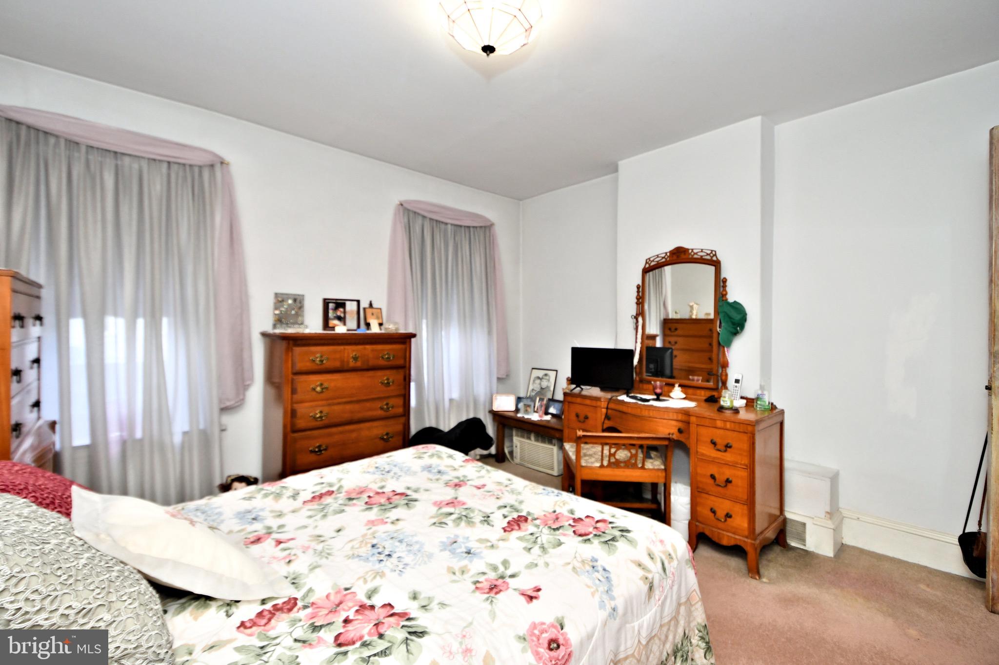 ROXBOROUGH - Residential