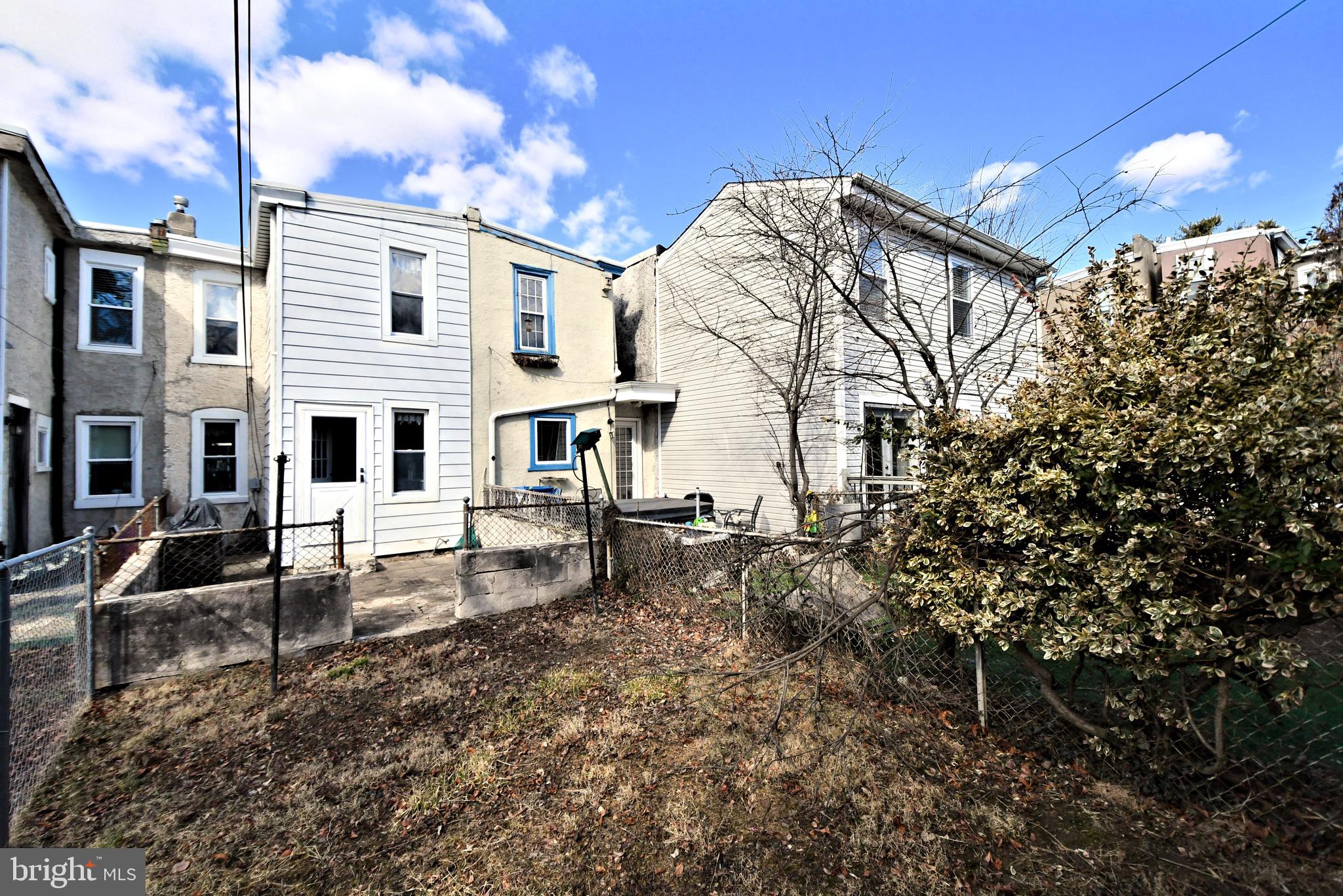 ROXBOROUGH - Residential