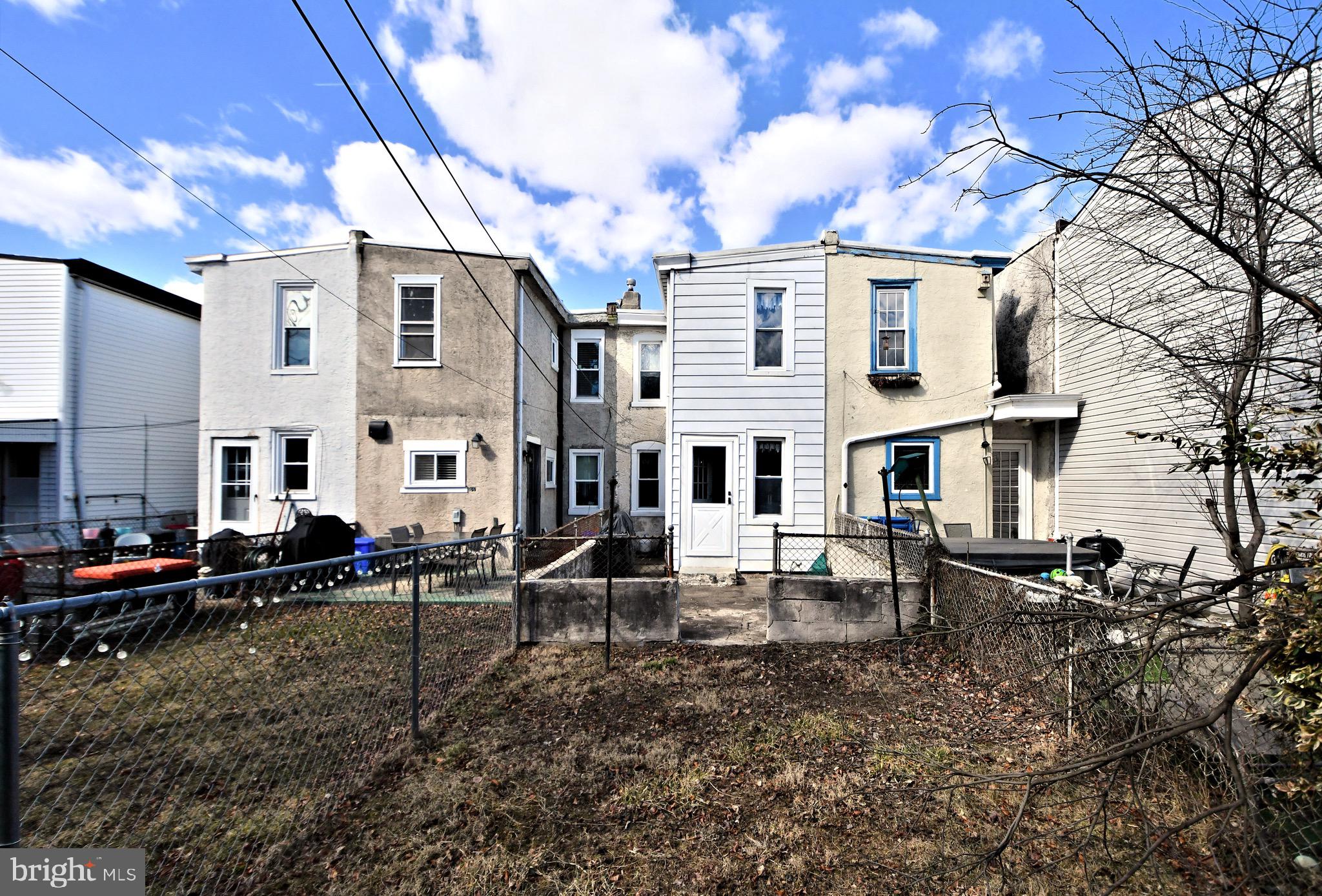 ROXBOROUGH - Residential