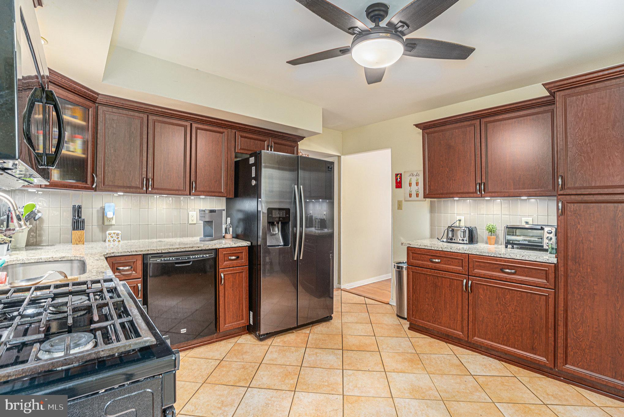 ROSLYN - Residential