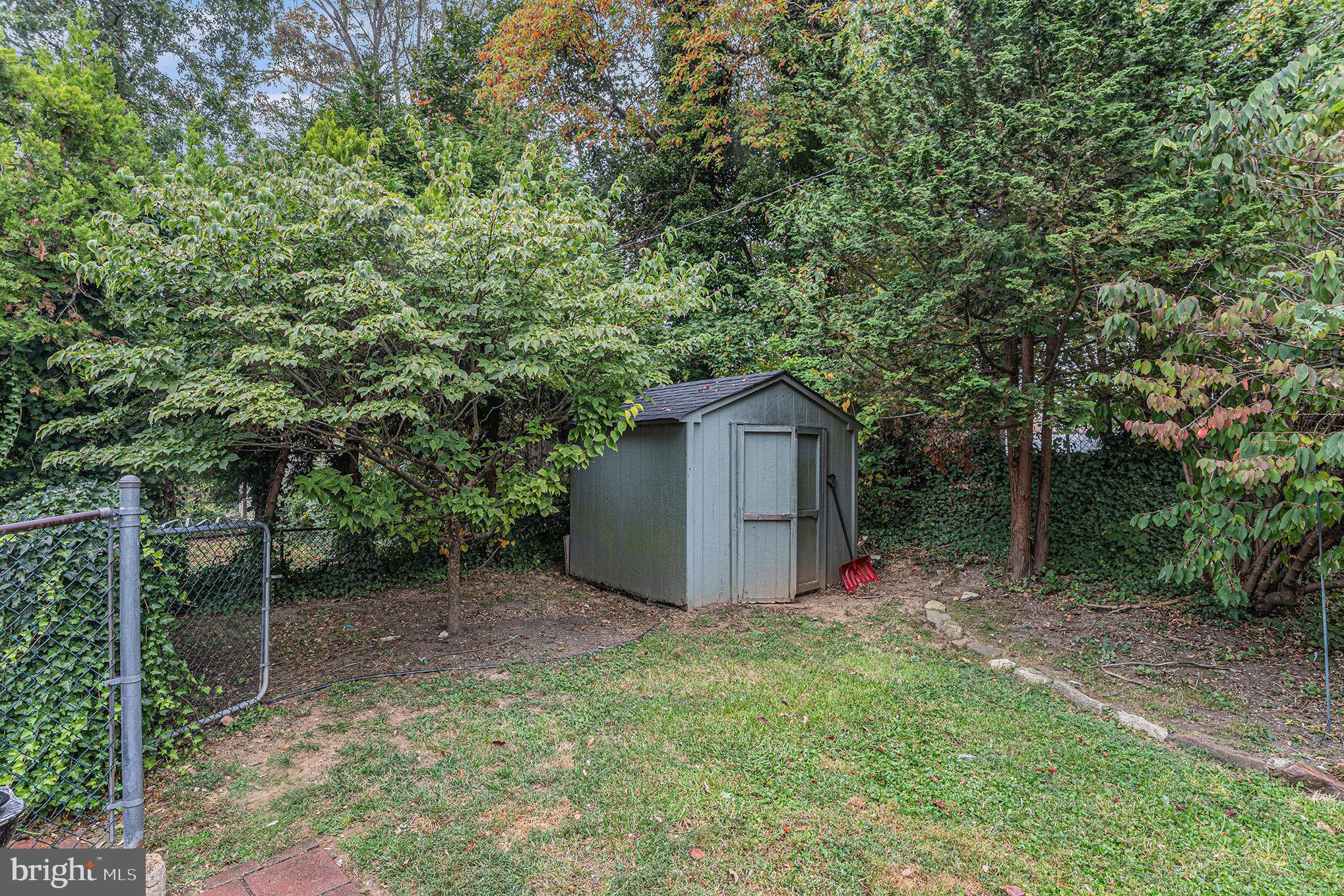 ROSLYN - Residential