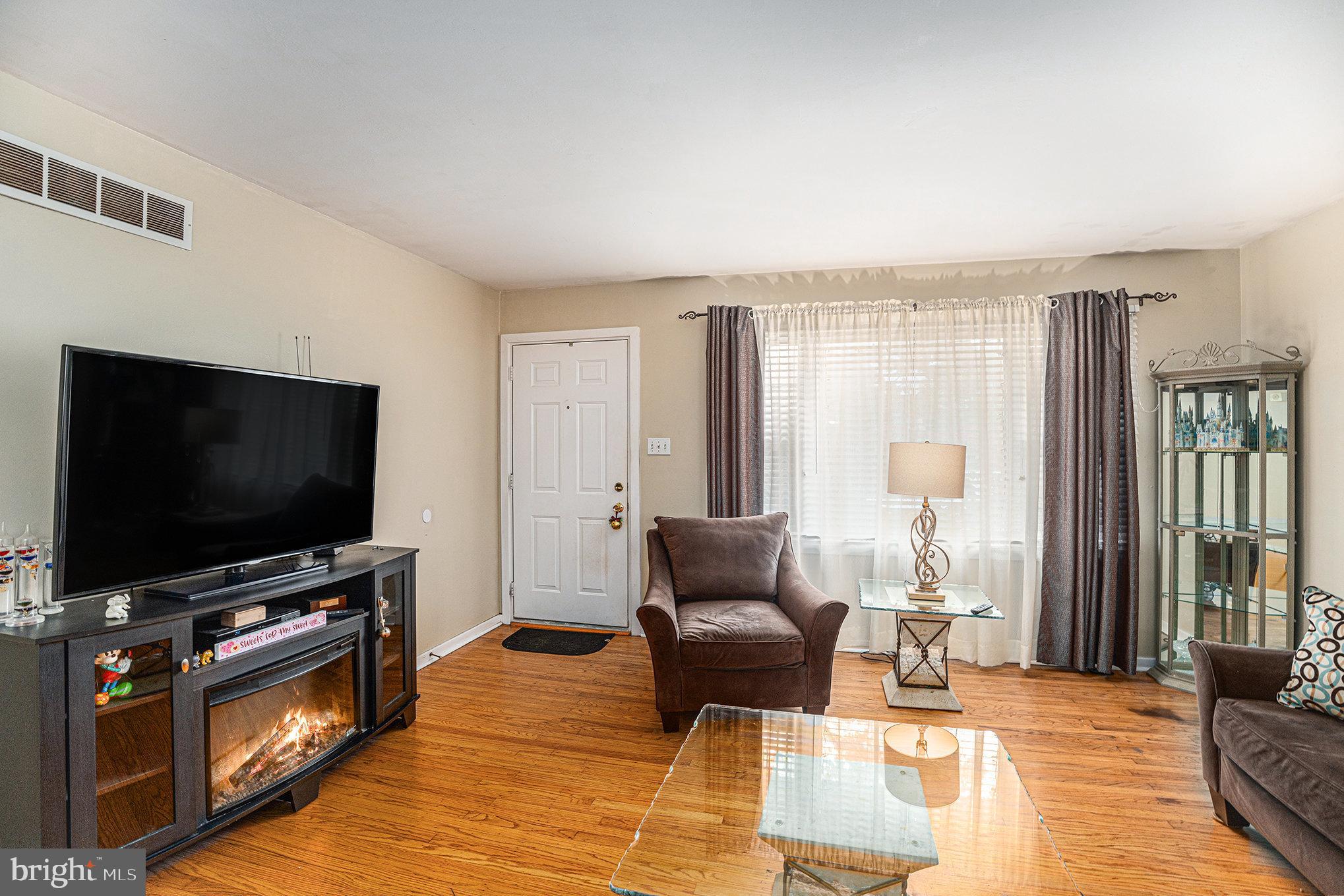 ROSLYN - Residential