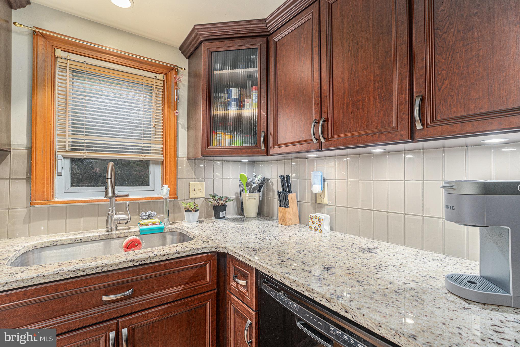 ROSLYN - Residential