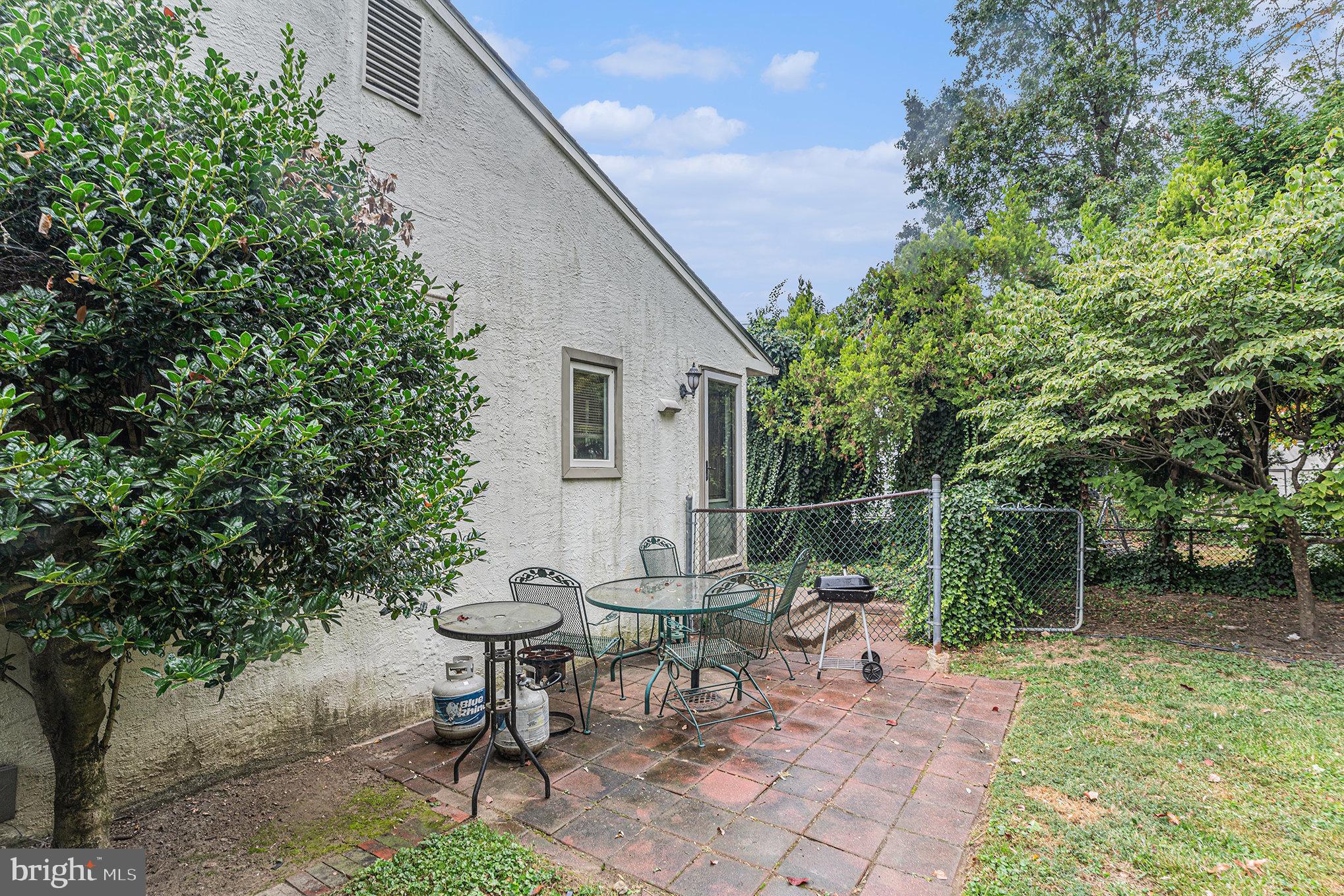 ROSLYN - Residential