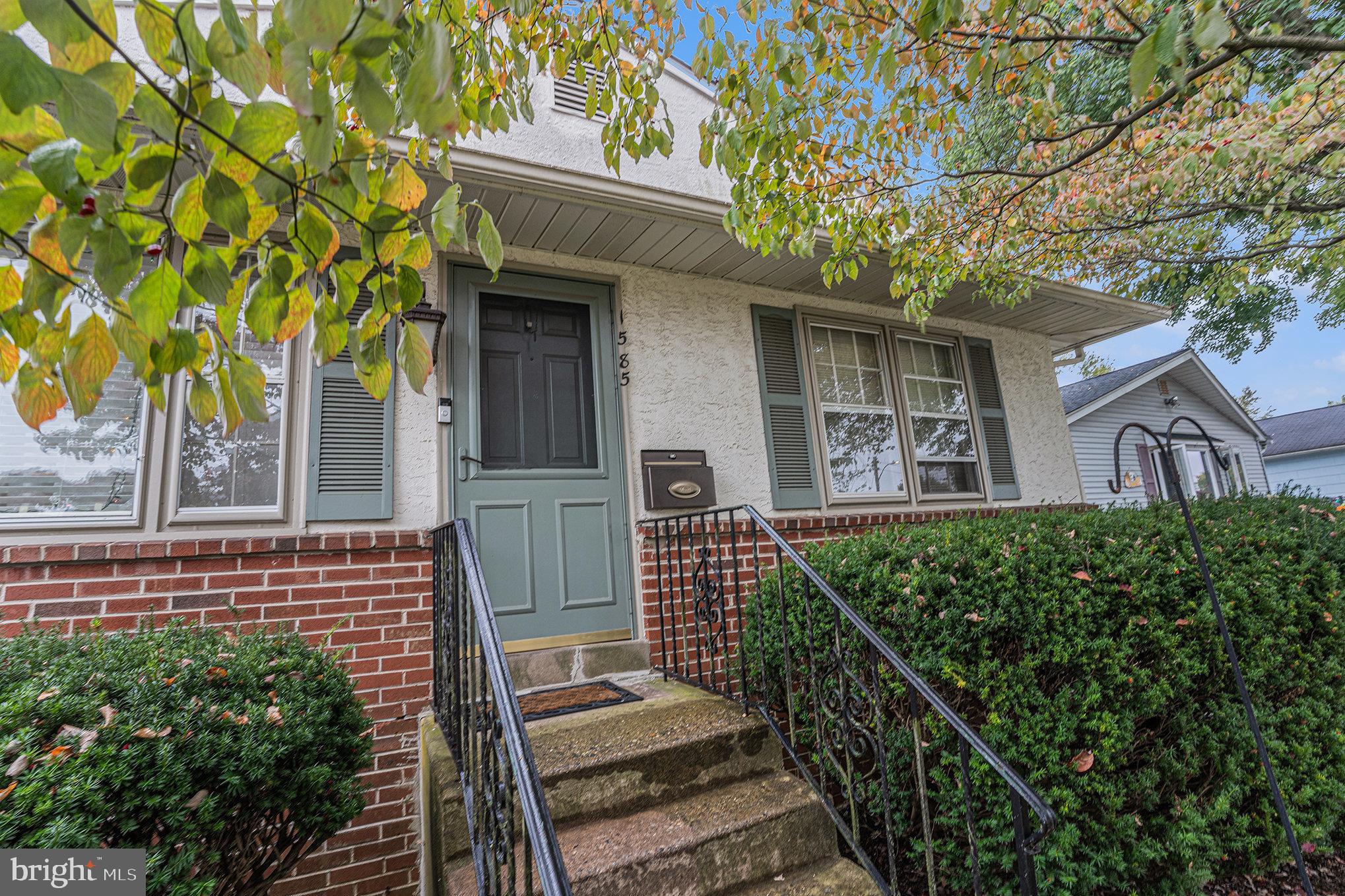 ROSLYN - Residential