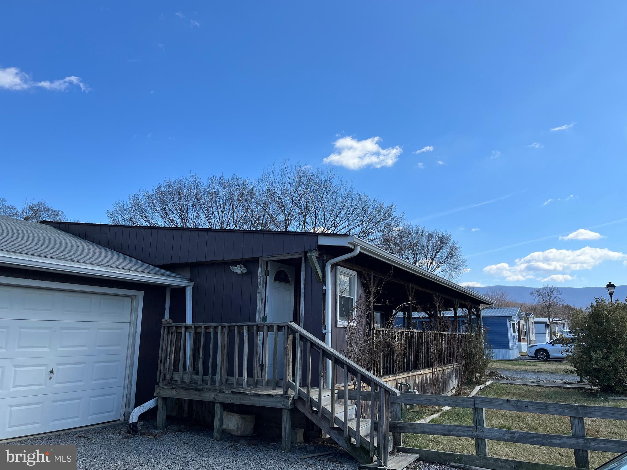 MISTY TERRACE - Residential