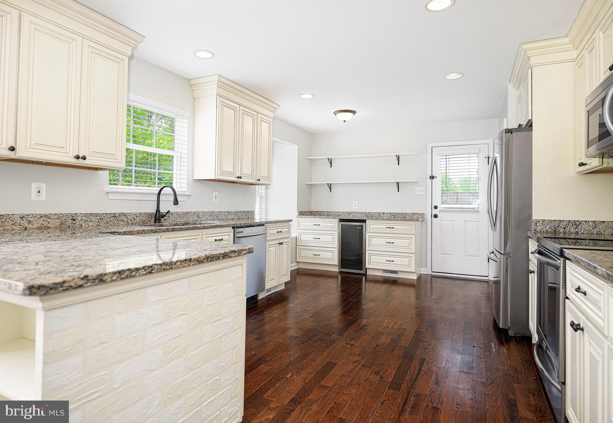 LAUREL VALLEY - Residential