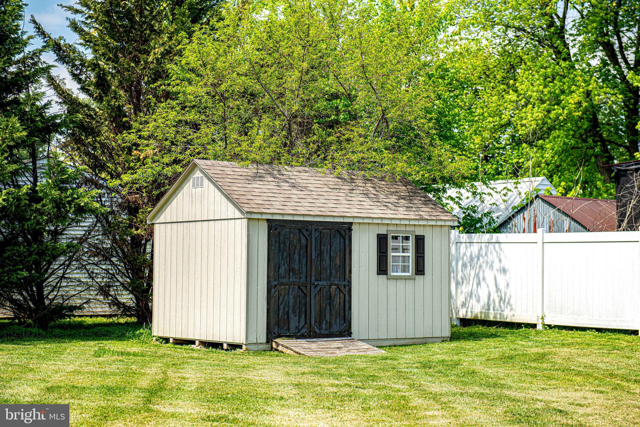 LAUREL VALLEY - Residential