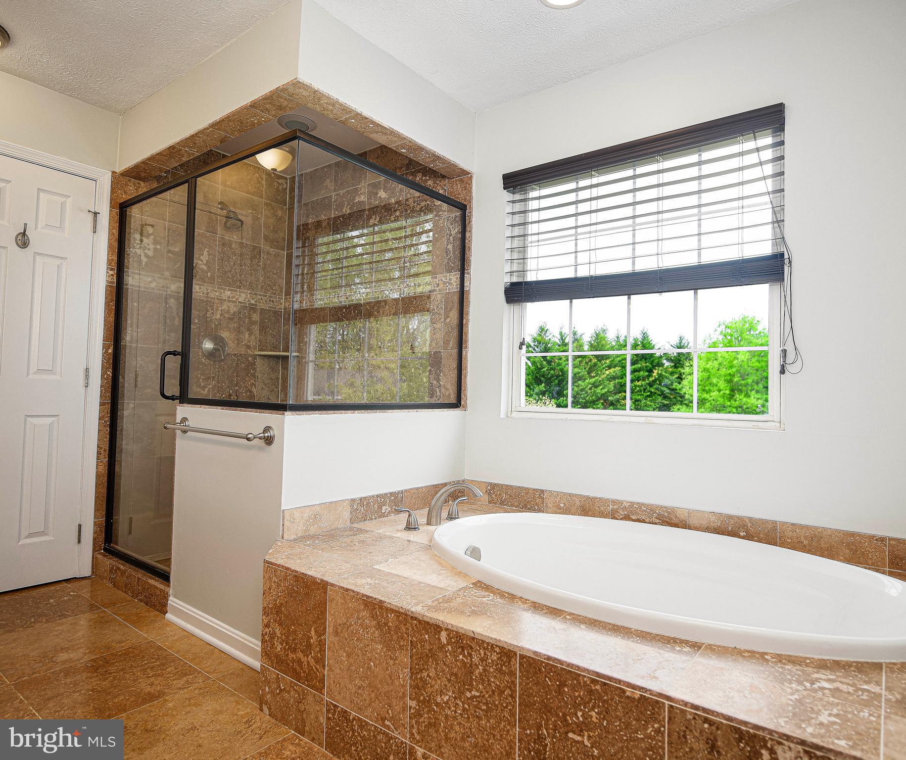 LAUREL VALLEY - Residential