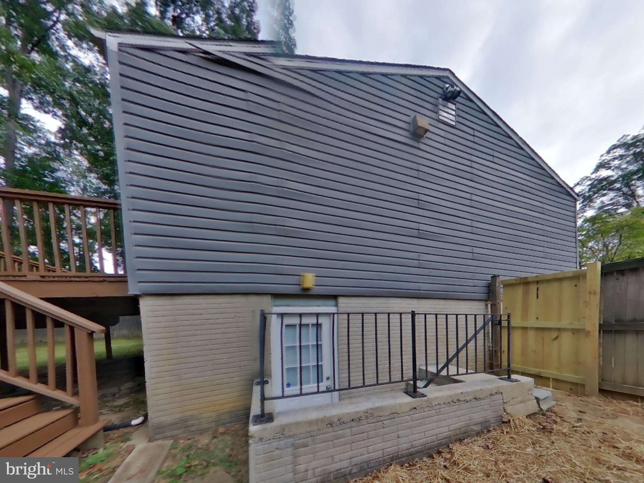 THE WOODLANDS - Residential Lease