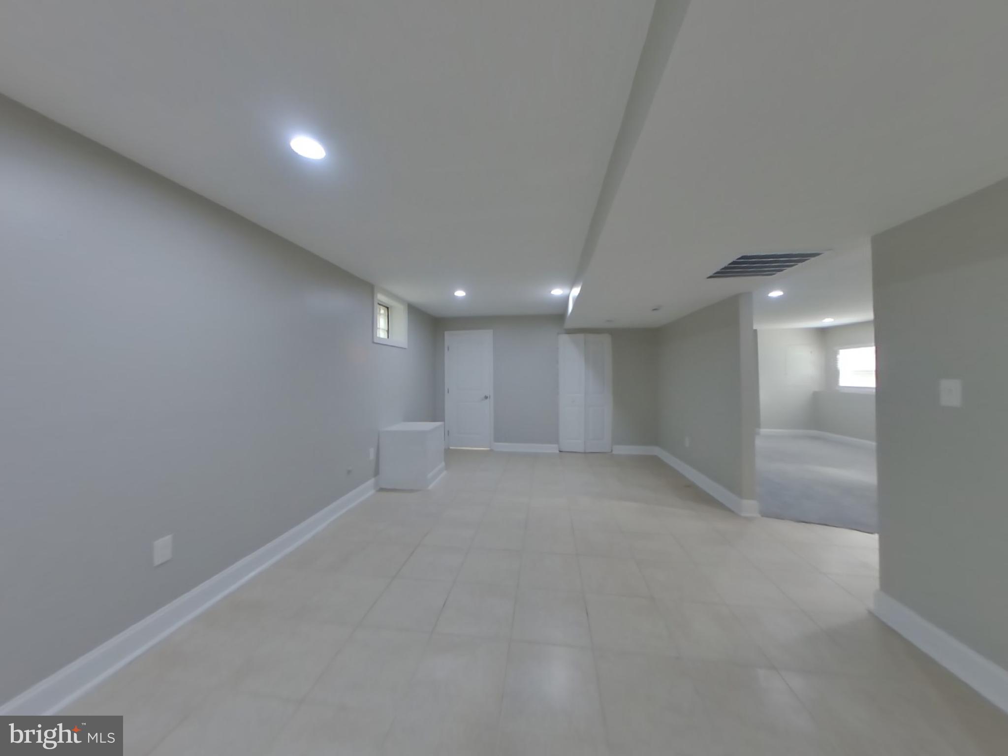 THE WOODLANDS - Residential Lease