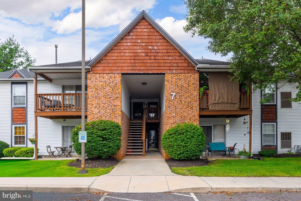 Photo of 76 Dover Court, BLACKWOOD, NJ 08012 (MLS # NJGL2076490)