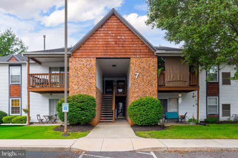 Photo of 76 Dover Court, BLACKWOOD, NJ 08012 (MLS # NJGL2076490)