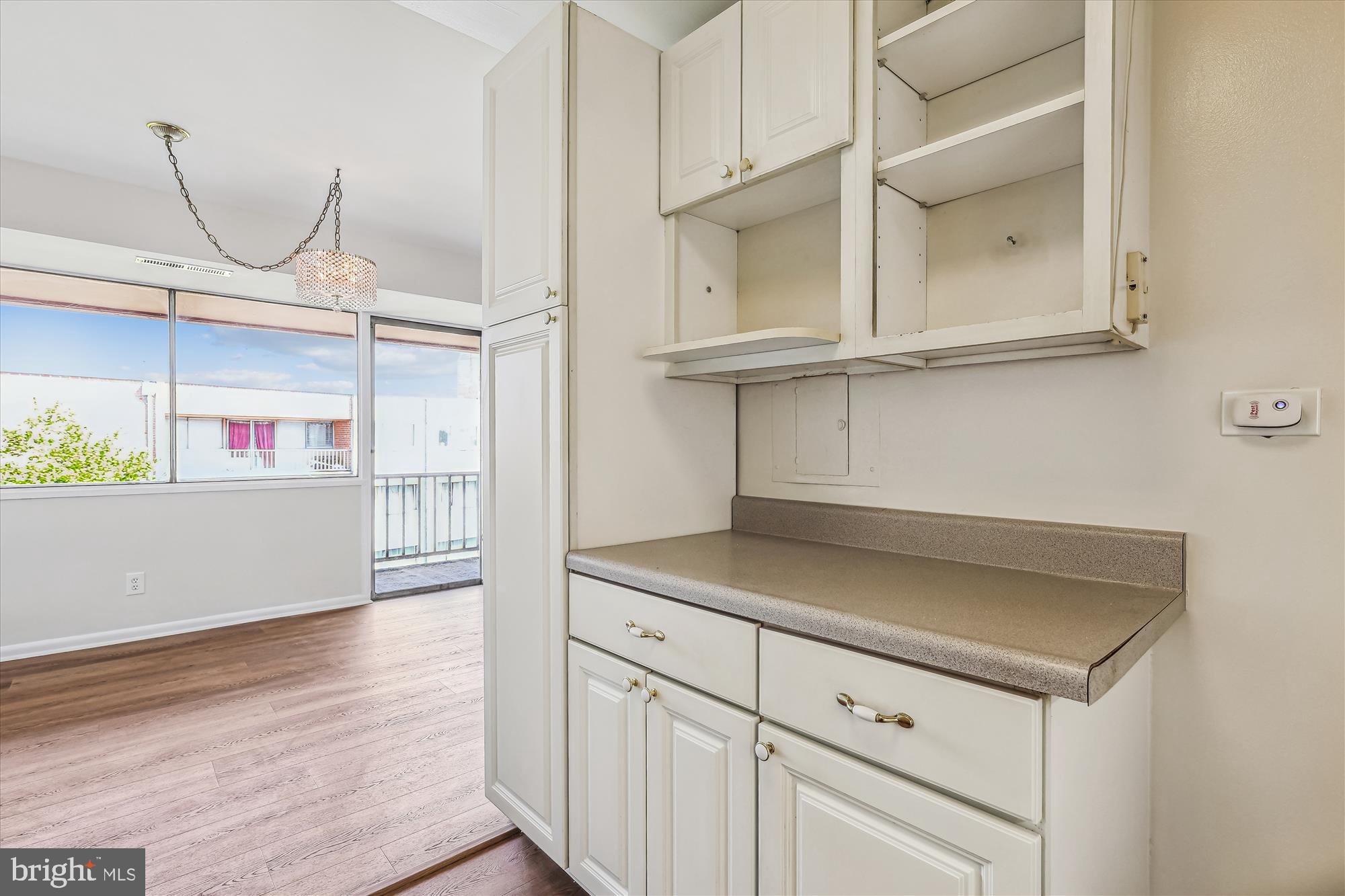 THE SEASONS - Residential