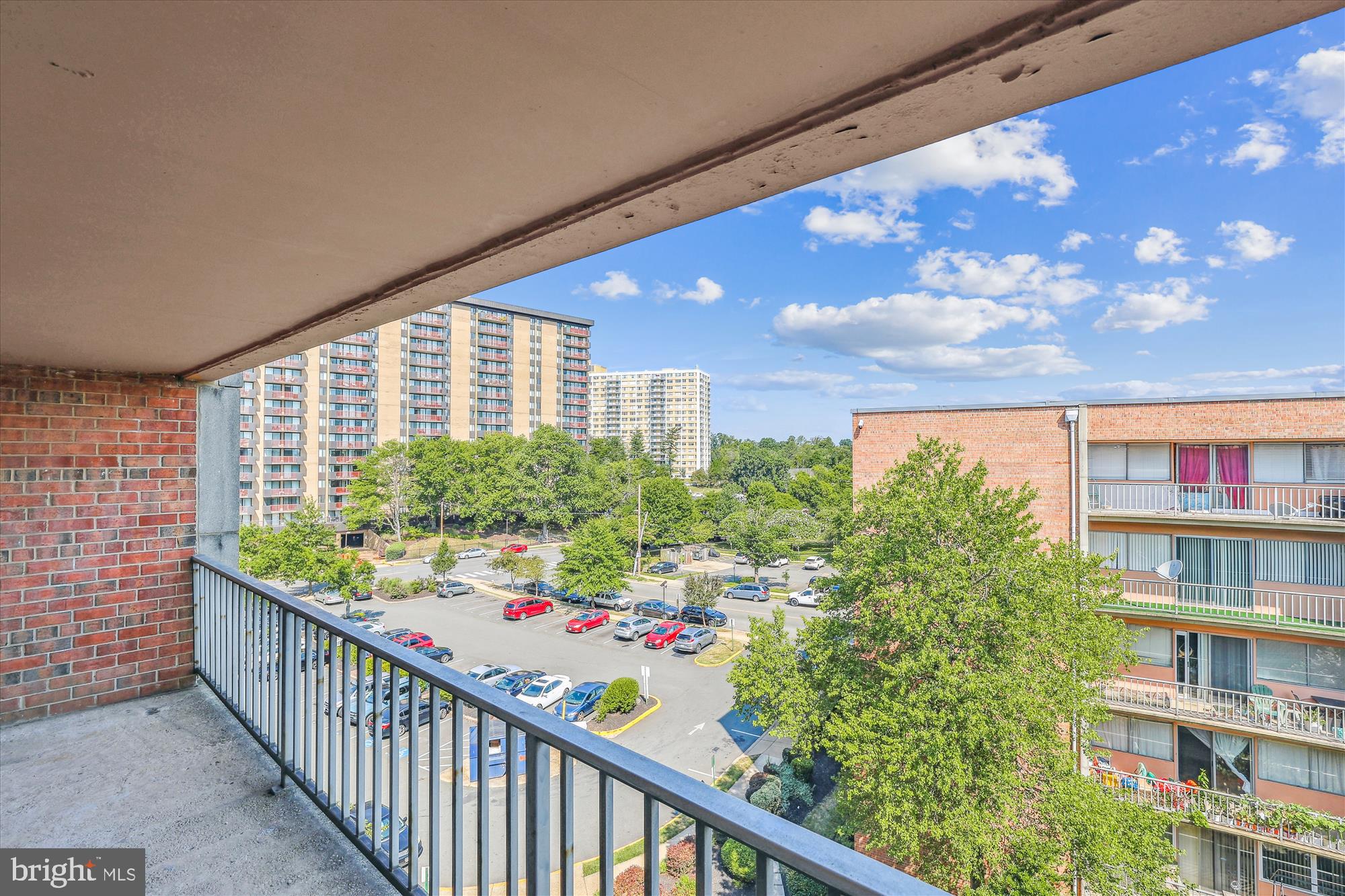 THE SEASONS - Residential