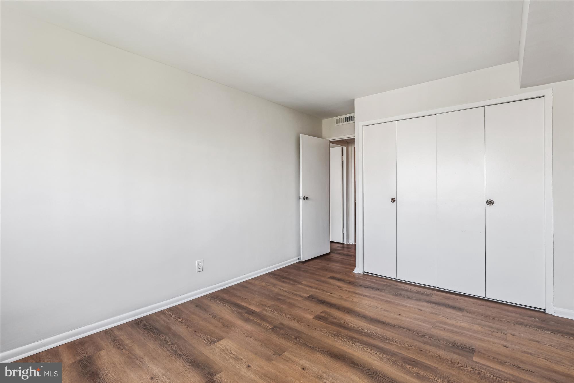 THE SEASONS - Residential