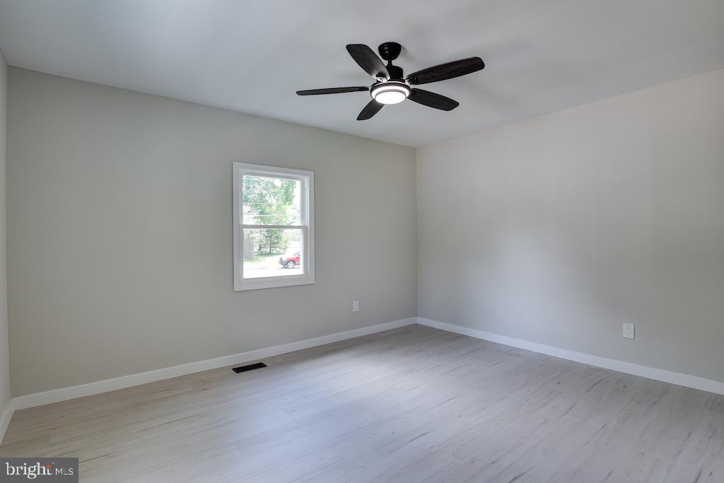 ENGLESIDE VILLAGE - Residential