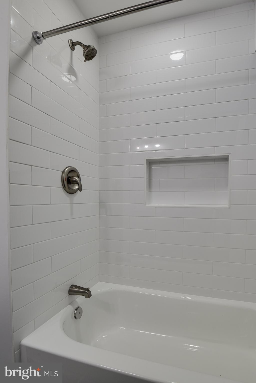 ENGLESIDE VILLAGE - Residential