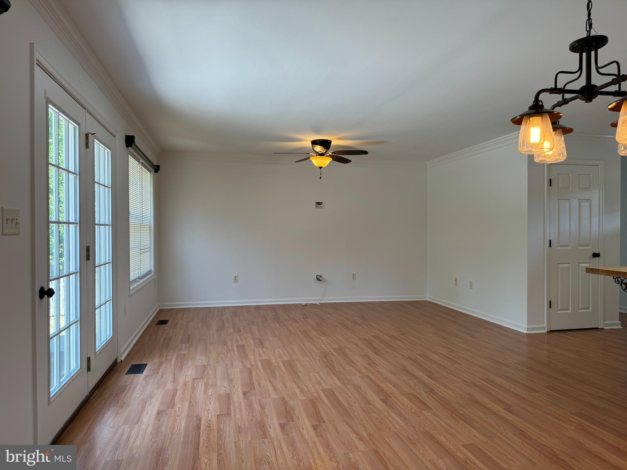 CRESTFIELD - Residential