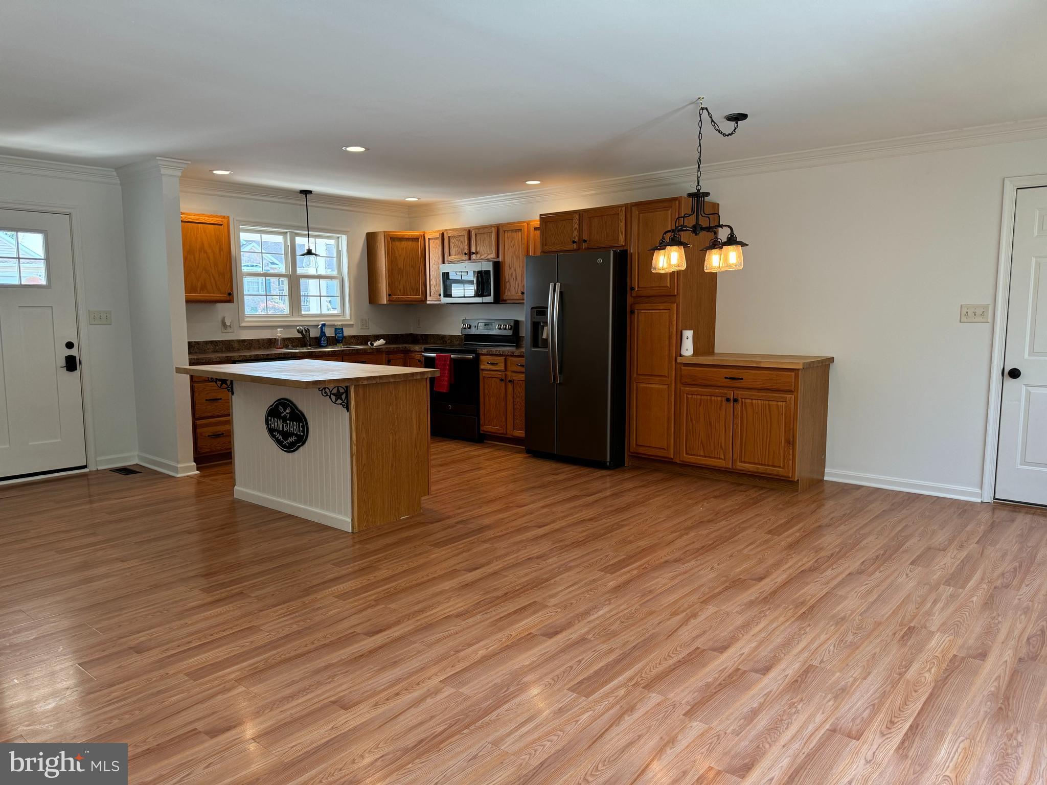 CRESTFIELD - Residential