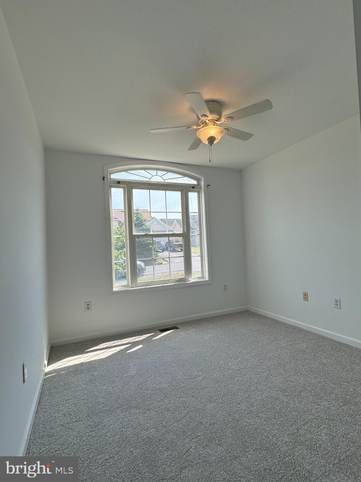 CRESTFIELD - Residential