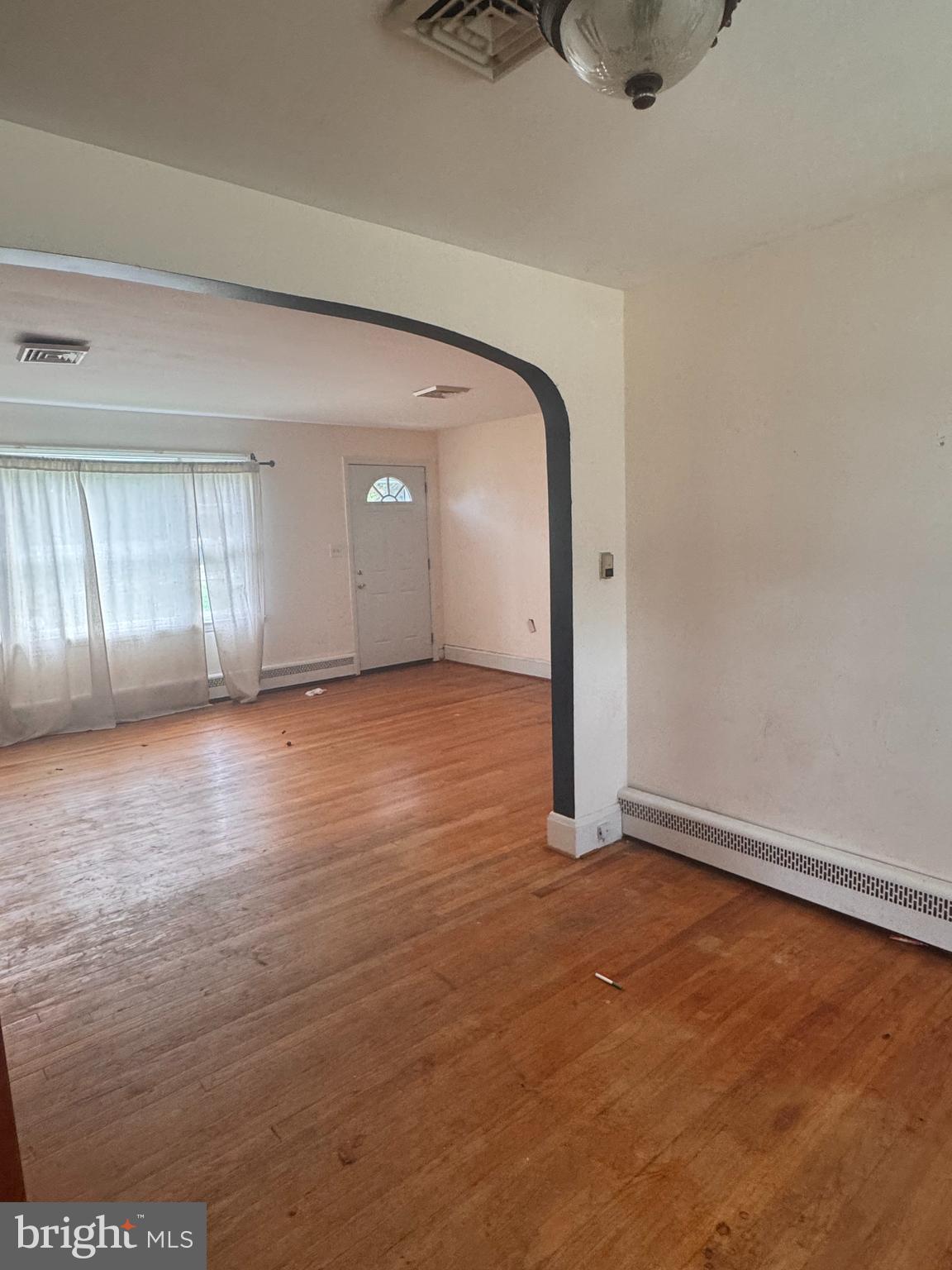 302 S FOUNTAIN GREEN ROAD