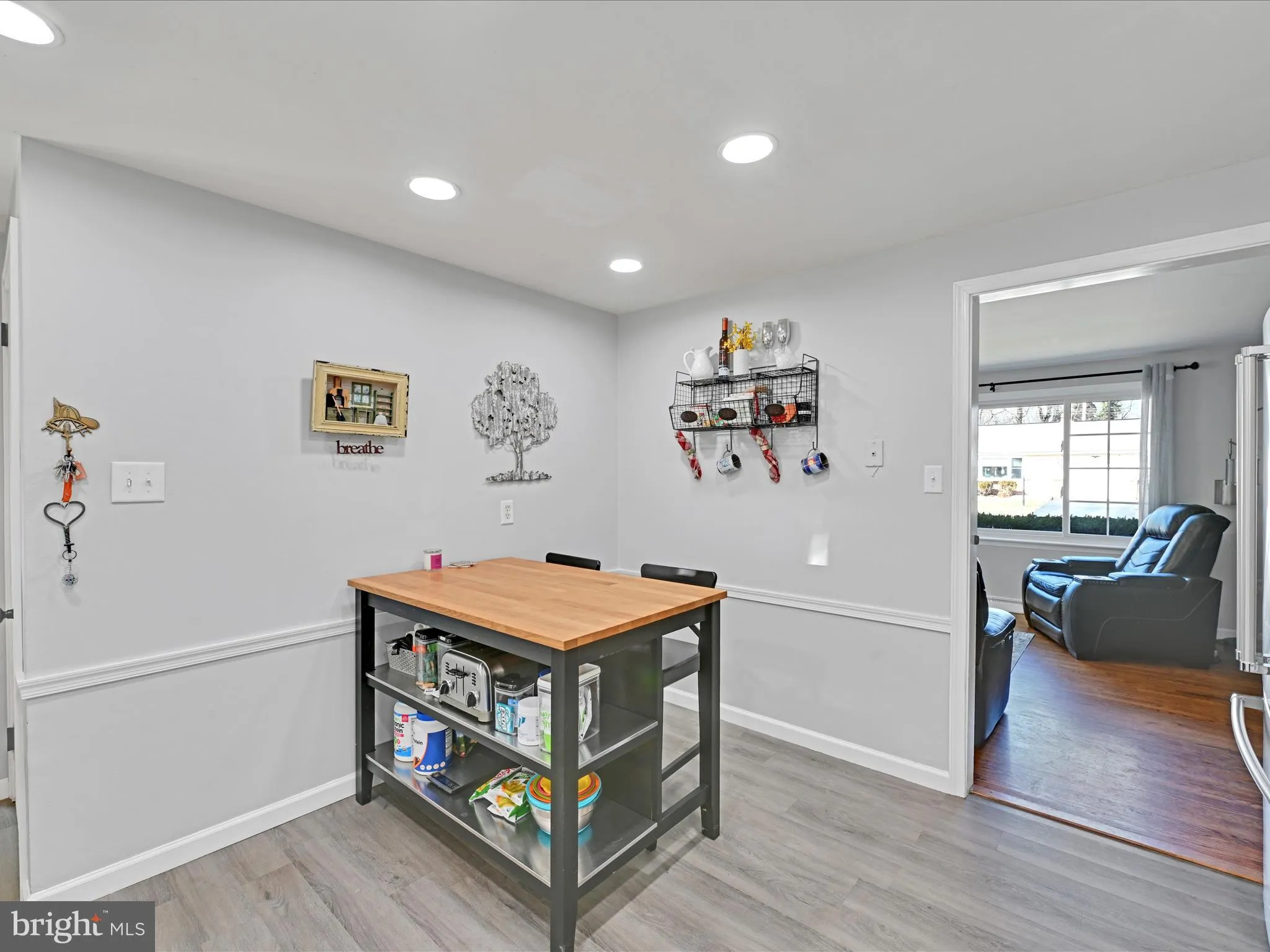 Lancaster, Pennsylvania 17603, United States, 3 Bedrooms Bedrooms, ,2 BathroomsBathrooms,Residential,Pending,1159