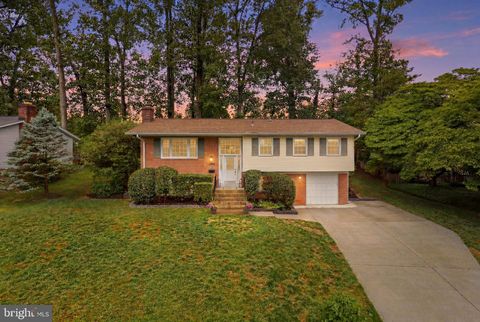 Photo of 8137 Marcy Avenue, SPRINGFIELD, VA 22152 (MLS # VAFX2323474)