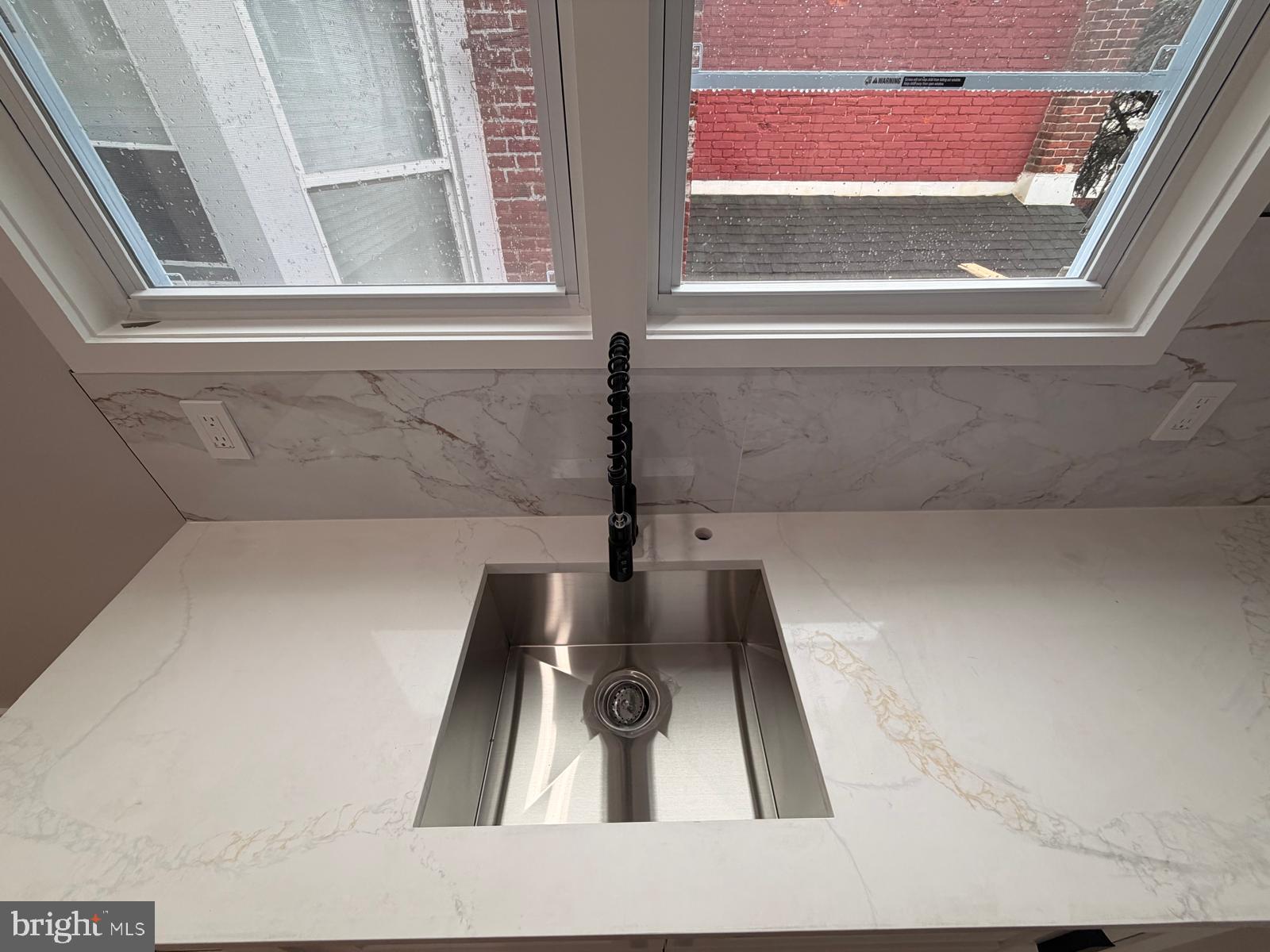 230 N 9TH STREET