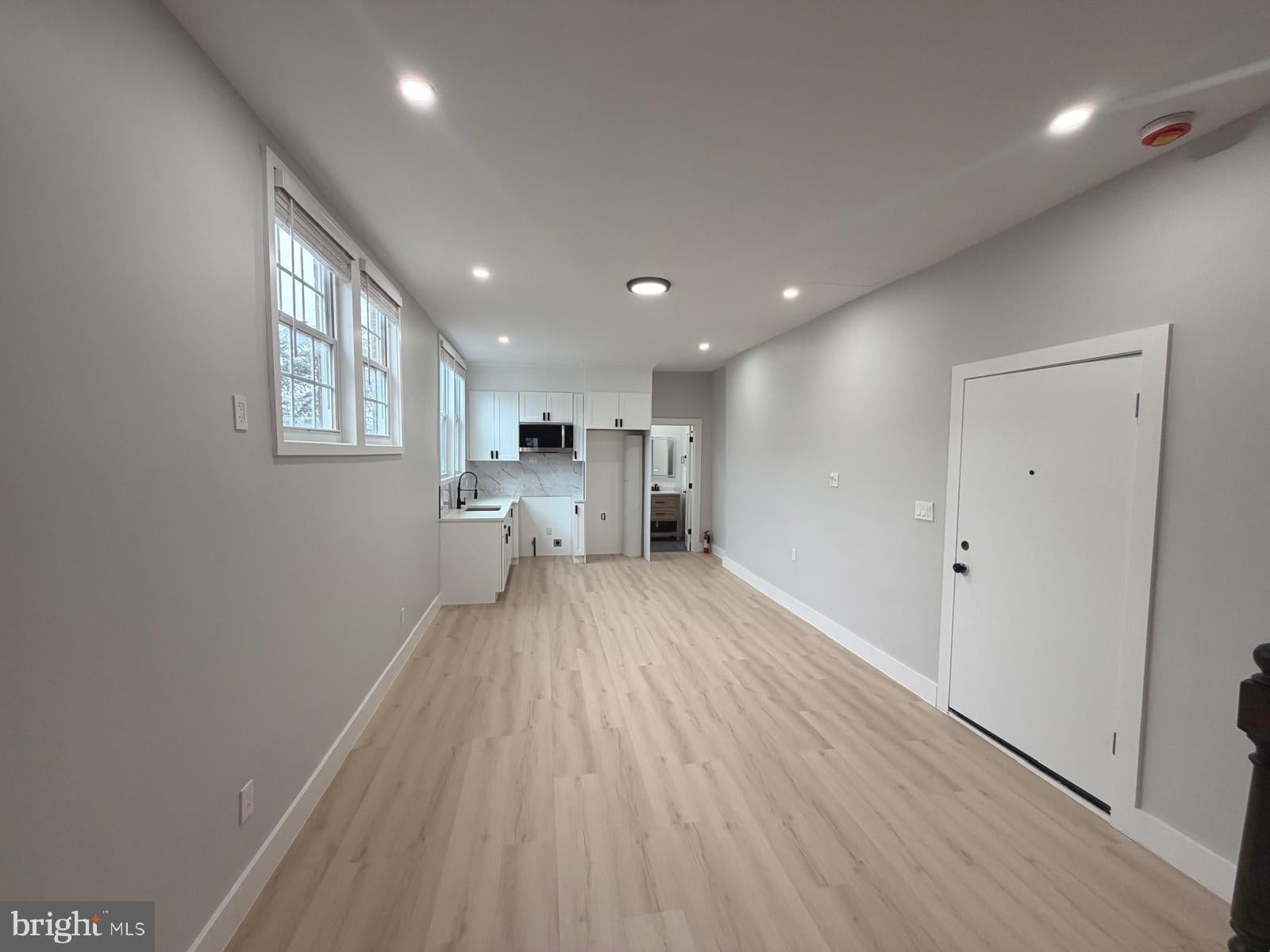 230 N 9TH STREET